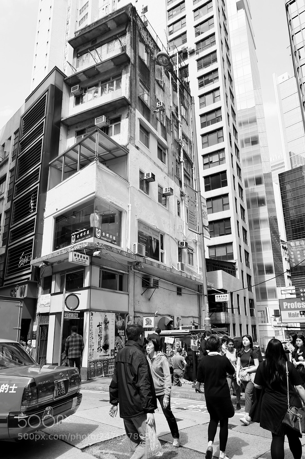 Canon EOS 80D sample photo. Hurrying photography
