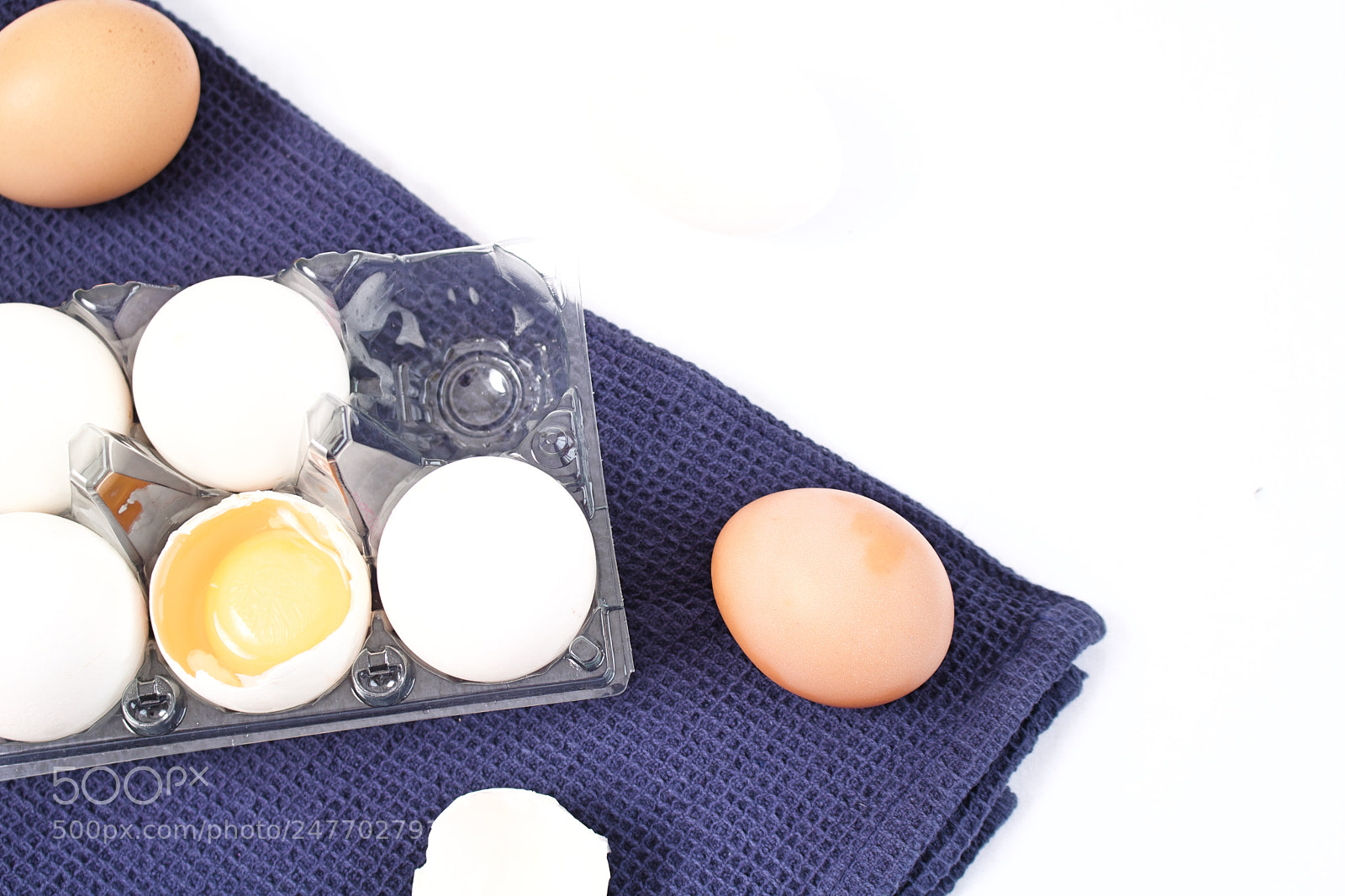 Canon EOS 750D (EOS Rebel T6i / EOS Kiss X8i) sample photo. Organic eggs photography