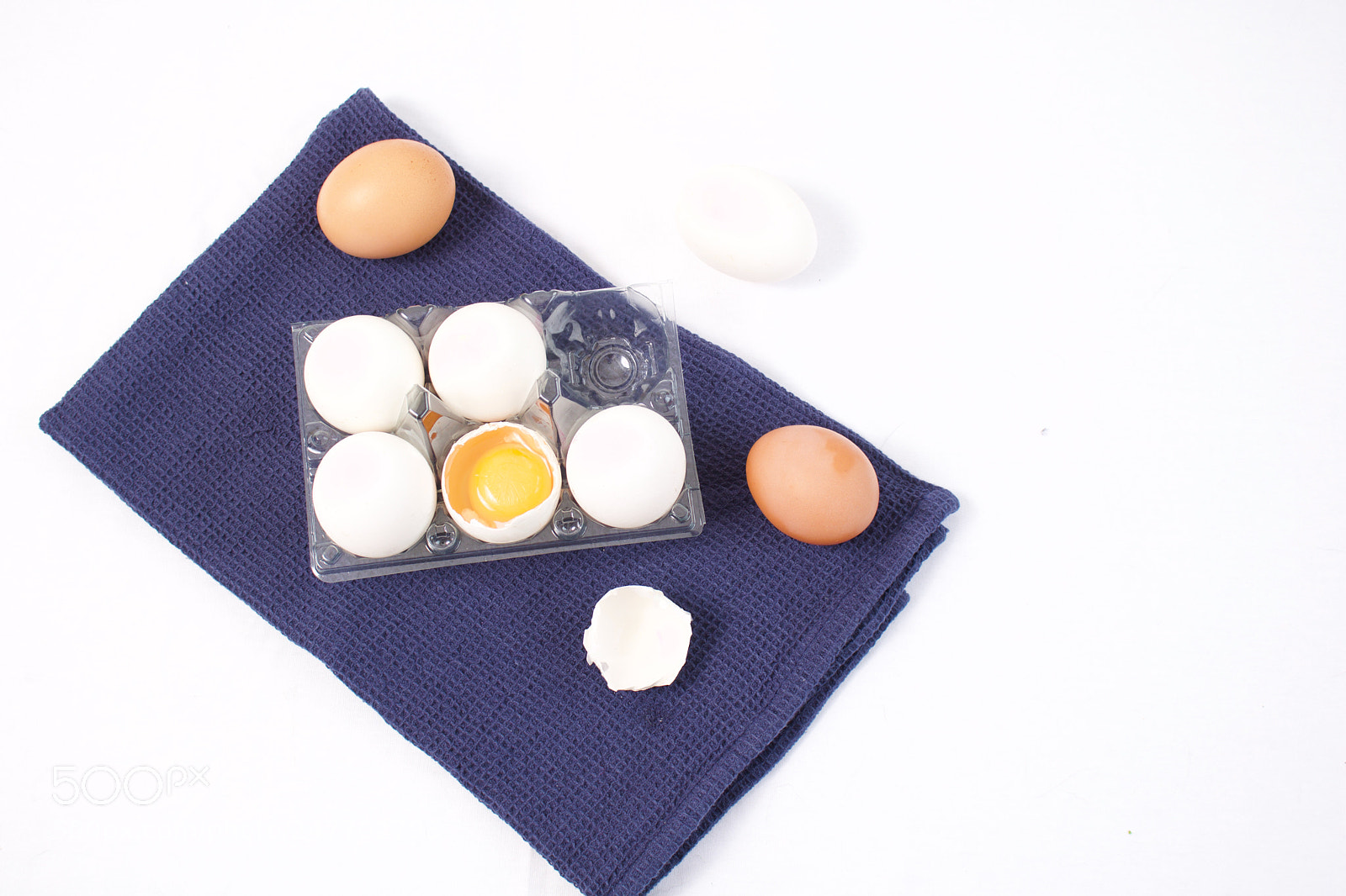 Canon EOS 750D (EOS Rebel T6i / EOS Kiss X8i) sample photo. Organic eggs photography