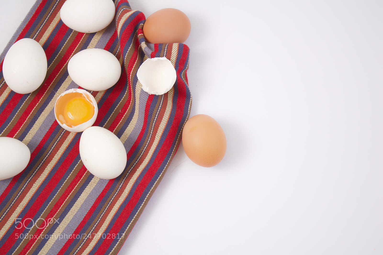 Canon EOS 750D (EOS Rebel T6i / EOS Kiss X8i) sample photo. Organic eggs photography