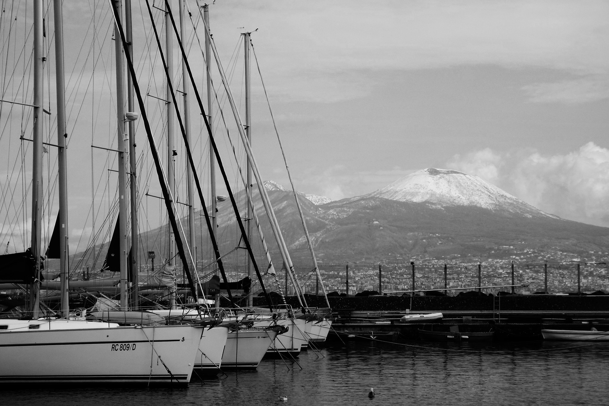 Fujifilm FinePix S9800 sample photo. Aequaliter nubila vesuvio photography