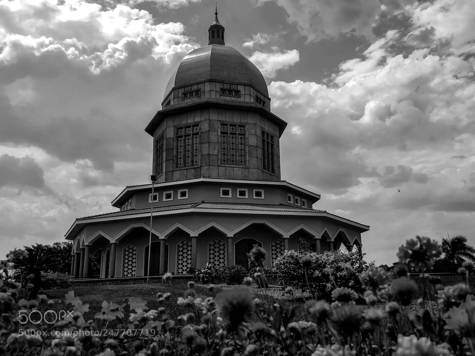 OnePlus 5T sample photo. Baha'i temple, kampala uganda photography