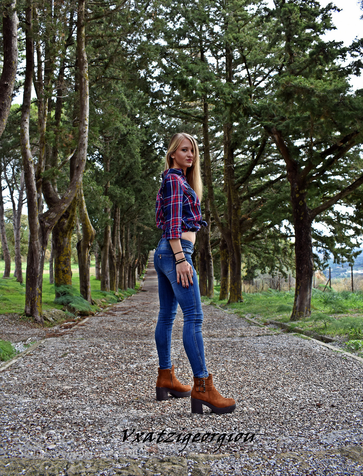 Nikon D3400 sample photo. Lady photography