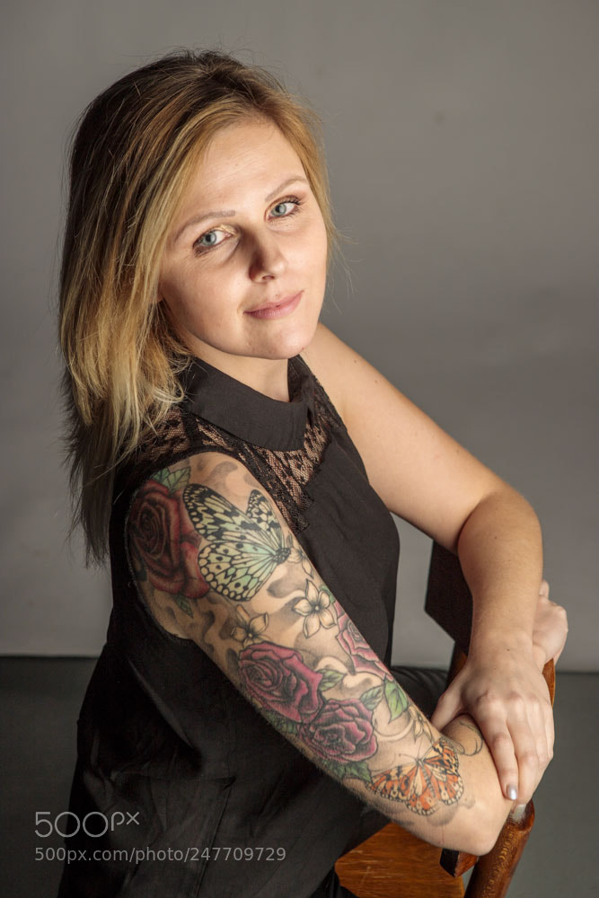 Canon EOS 6D Mark II sample photo. Tattoo lady photography