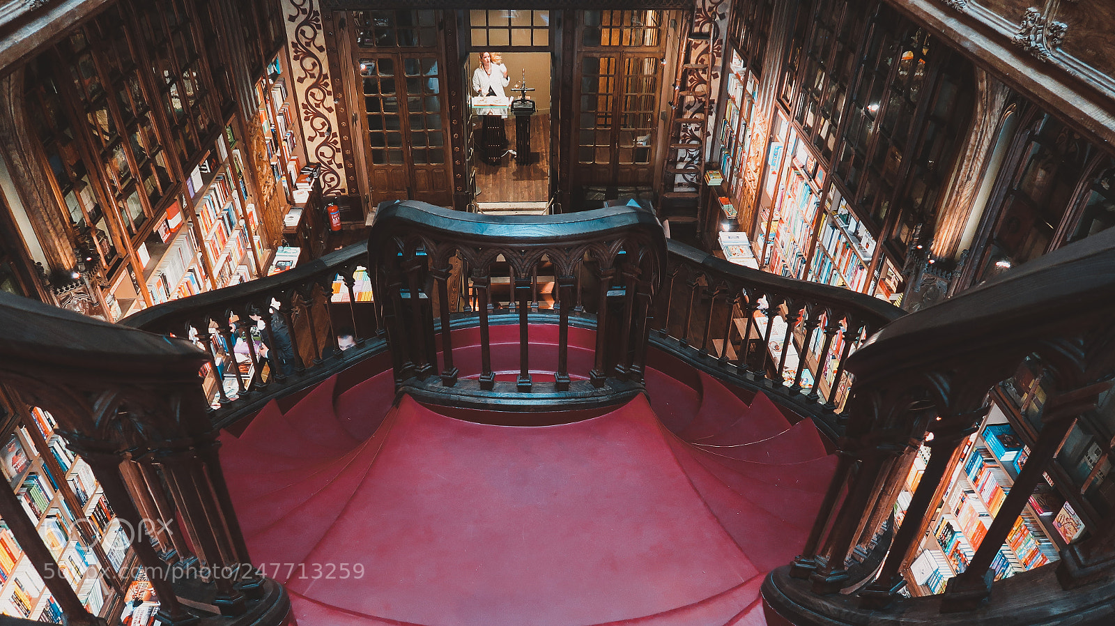 Canon PowerShot G7 X Mark II sample photo. Livraria lello e irm photography