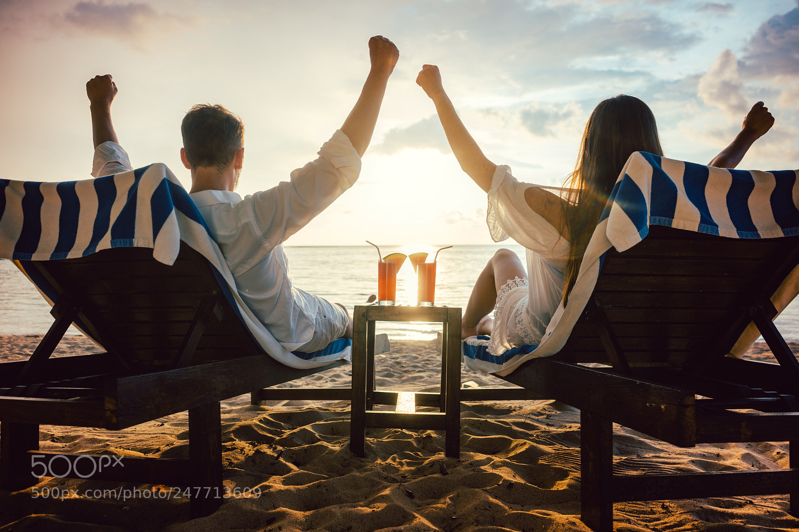Sony a7R II sample photo. Couple enjoying the sunset photography