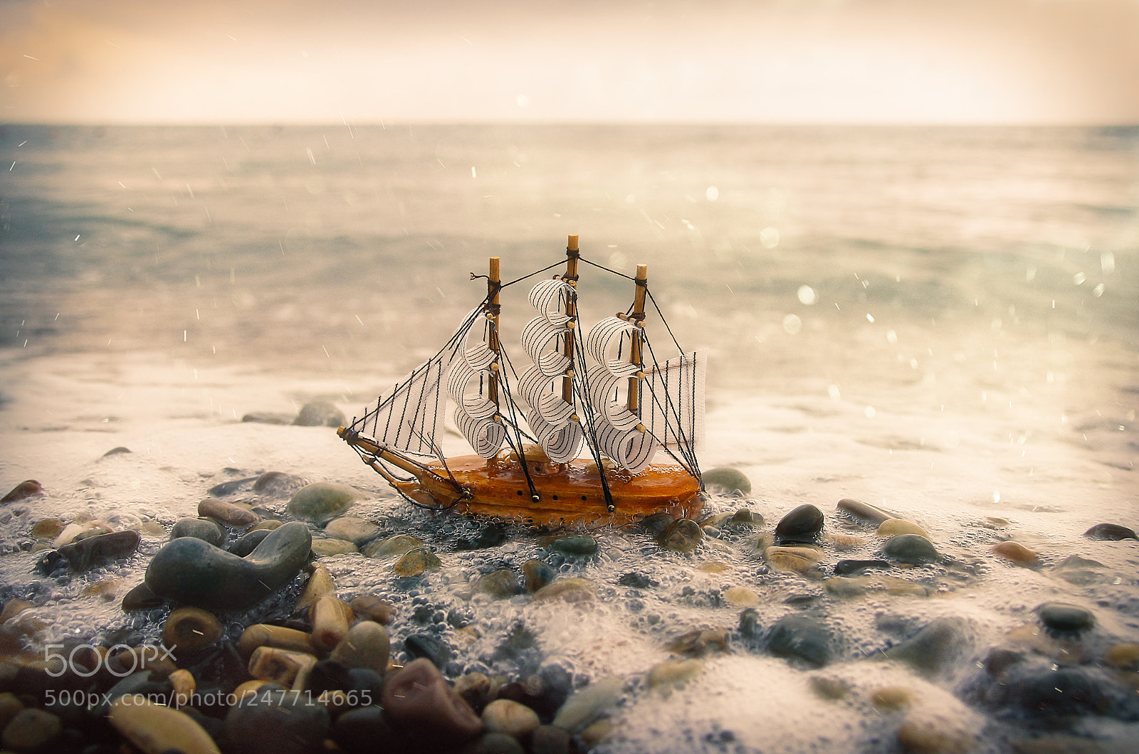 Canon EOS 600D (Rebel EOS T3i / EOS Kiss X5) sample photo. Wooden boat and sea photography