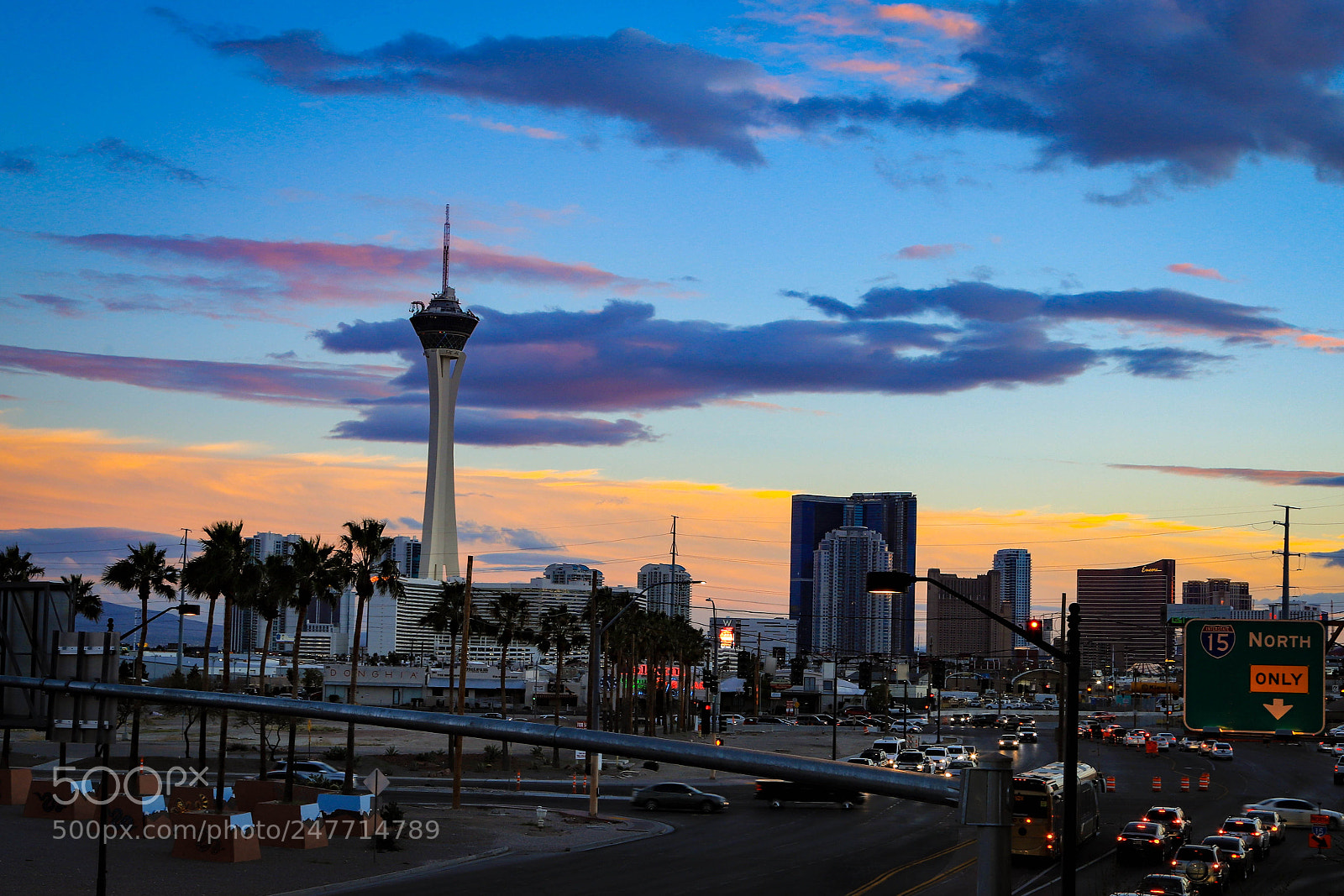 Canon EOS 6D Mark II sample photo. Las vegas en atardecer photography