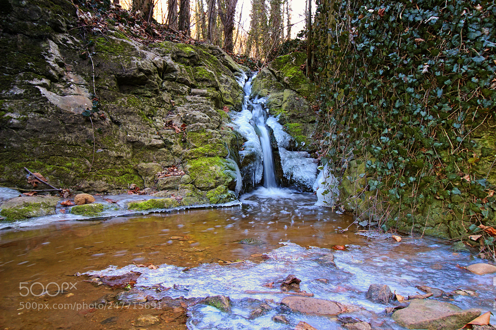 Canon EOS 100D (EOS Rebel SL1 / EOS Kiss X7) sample photo. Waterfall by human photography