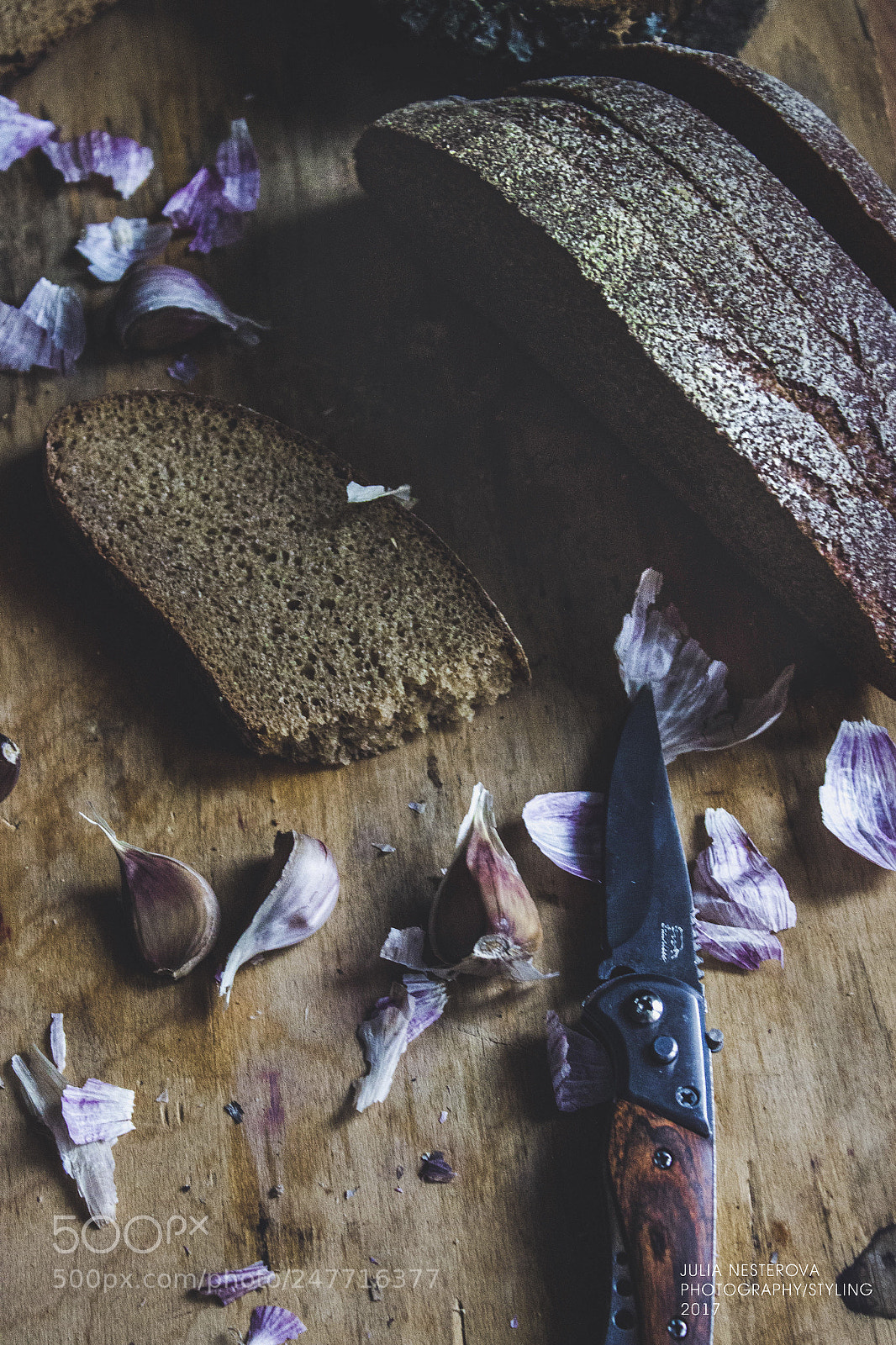 Canon EOS 600D (Rebel EOS T3i / EOS Kiss X5) sample photo. Bread with garlic photography