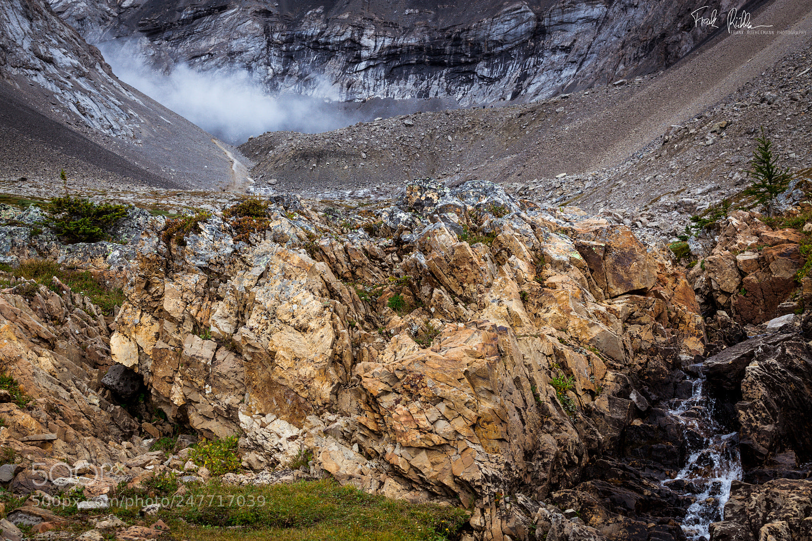 Canon EOS 5D Mark II sample photo. Hiking on foggy mountain photography