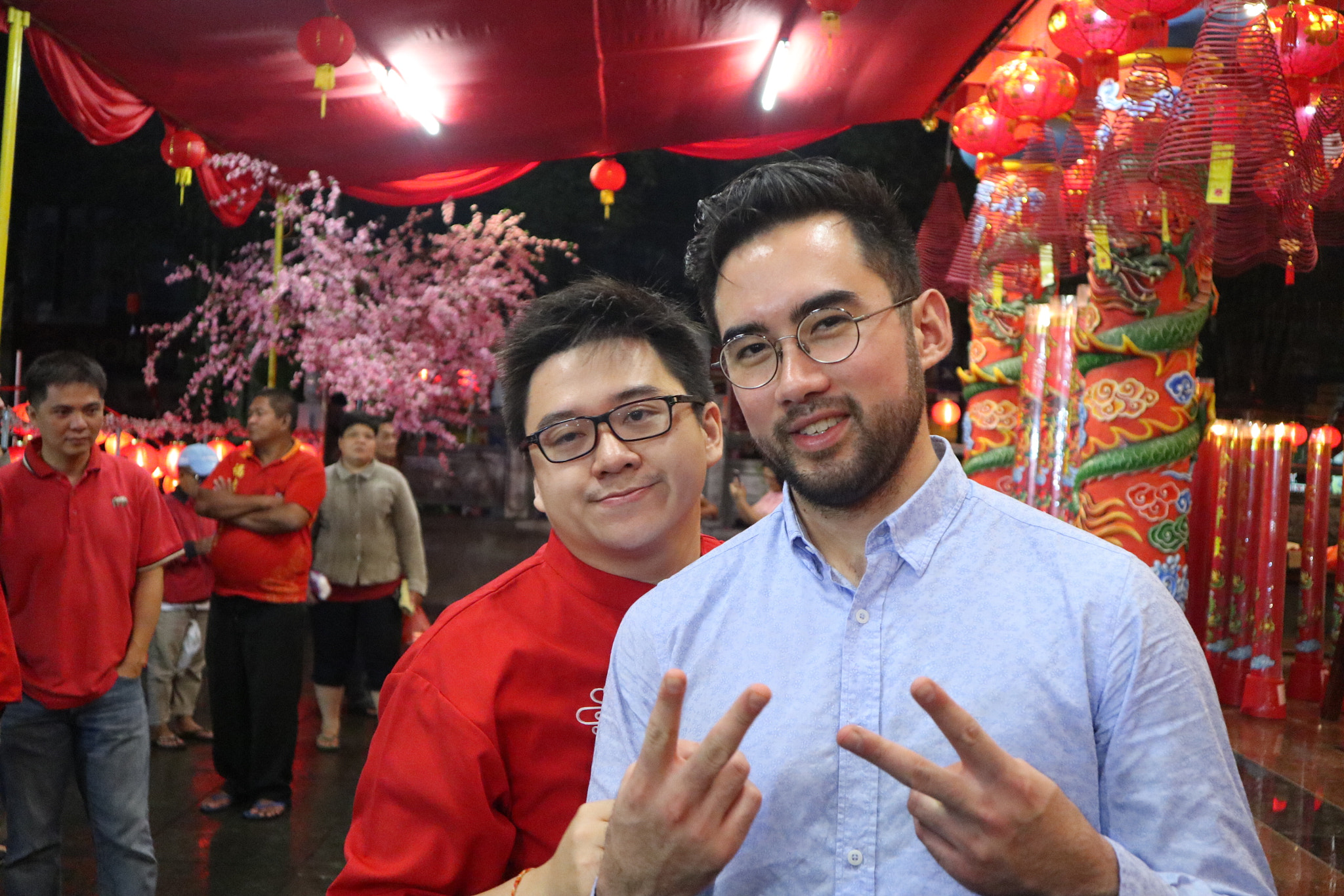 Canon EOS M6 sample photo. Timur dan barat bertemu di klenteng saat imlek photography
