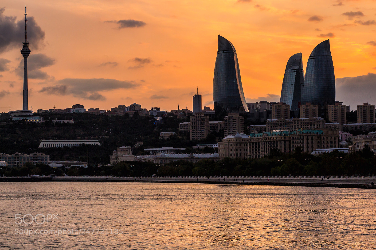 Canon EOS 700D (EOS Rebel T5i / EOS Kiss X7i) sample photo. Sunsets on baku photography