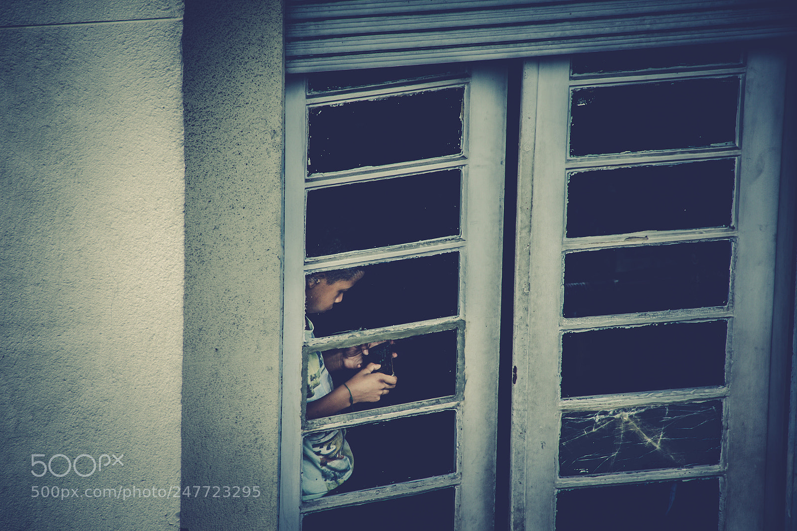 Canon EOS 60D sample photo. Behind the door... photography