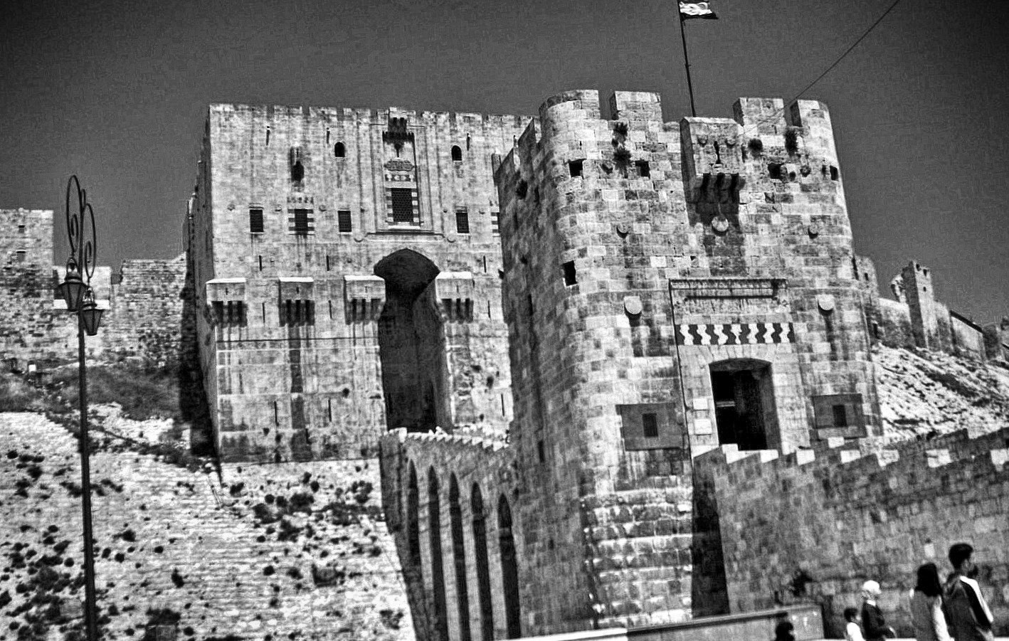Pentax OPTIO E40 sample photo. Alep la citadelle syrie photography