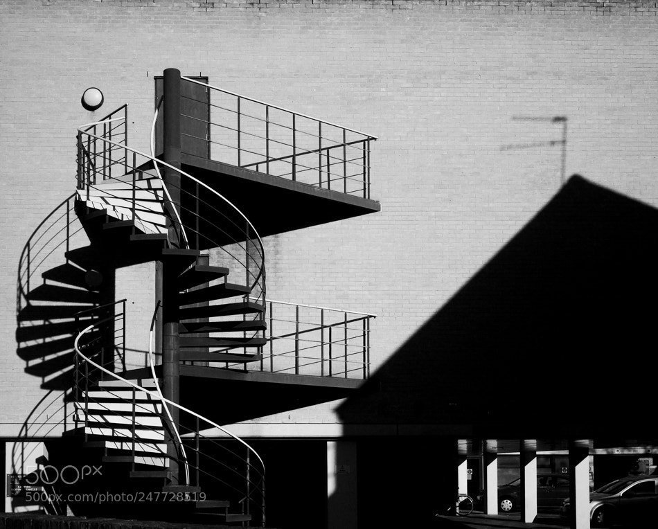 Olympus OM-D E-M1 sample photo. Urban shadows photography
