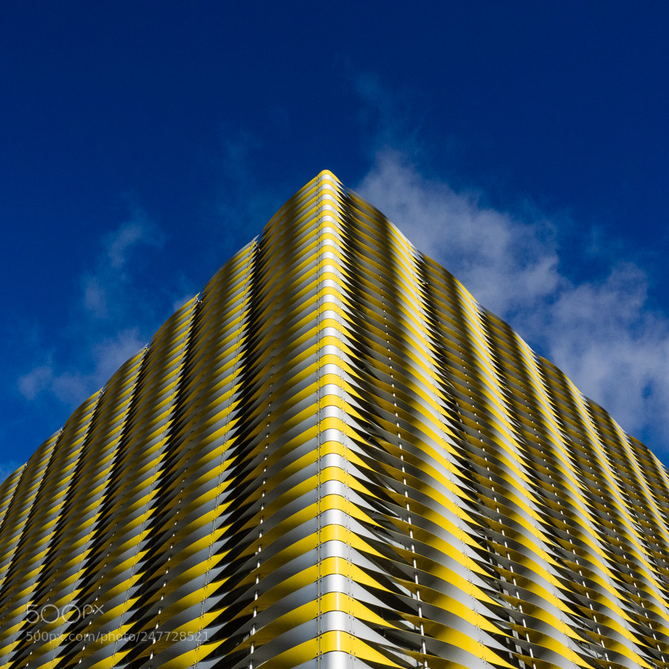 Olympus OM-D E-M1 sample photo. Yellow cube photography