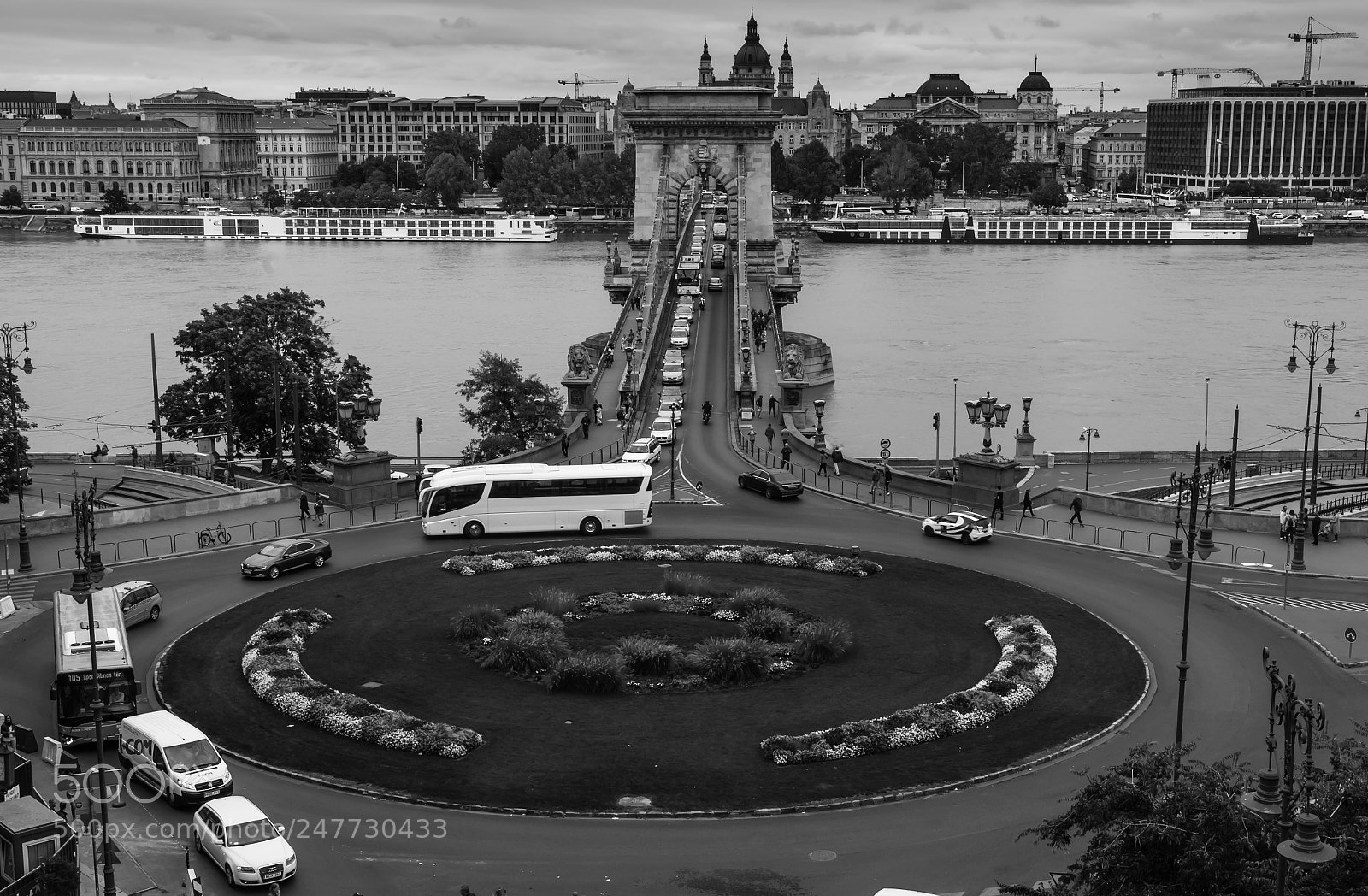 Pentax K-50 sample photo. Going round in budapest. photography