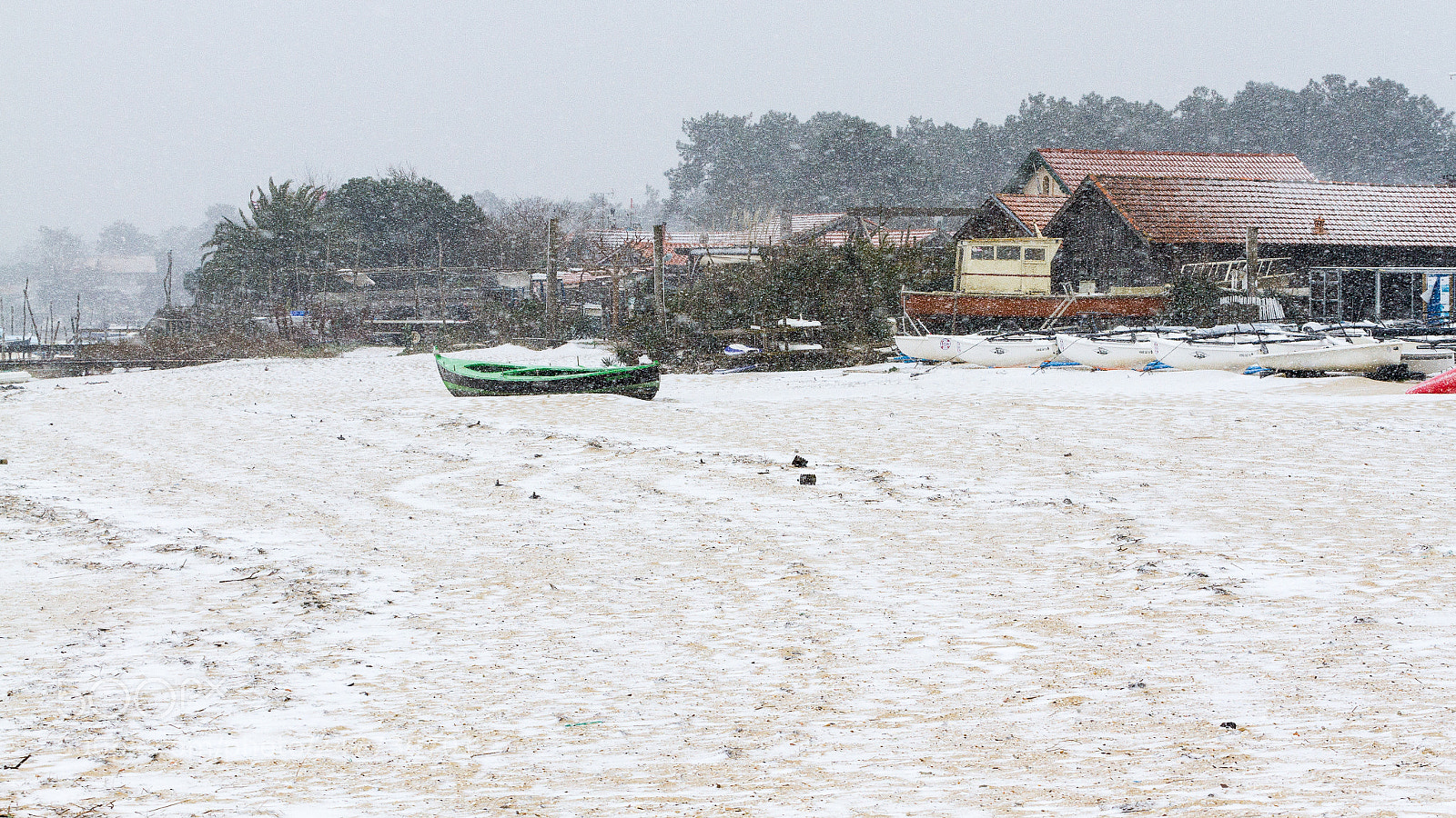 Canon EOS 7D sample photo. Pinasse boat faces blizzard photography