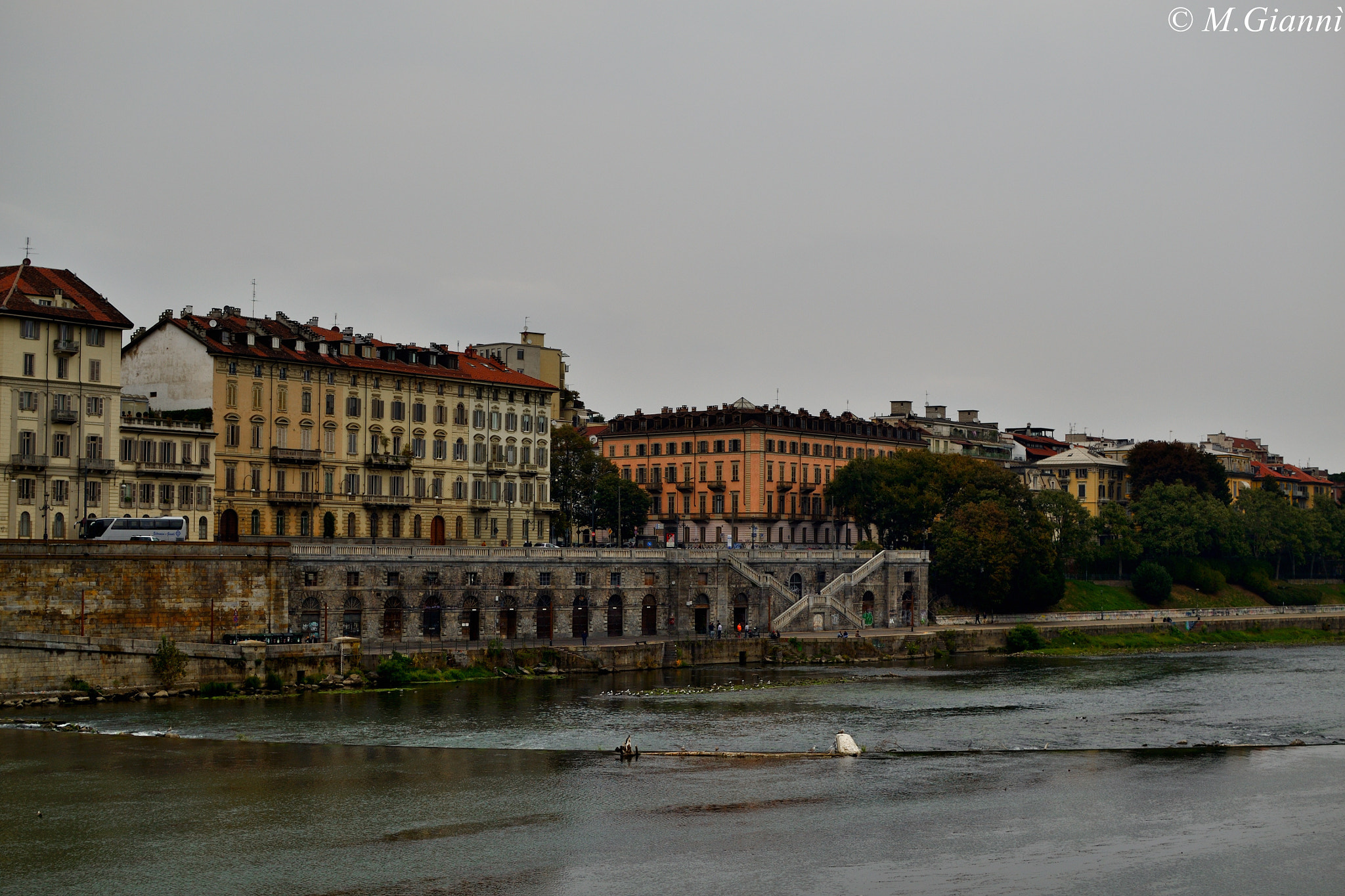 Nikon D3100 + Nikon AF-S DX Nikkor 35mm F1.8G sample photo. Torino - po photography