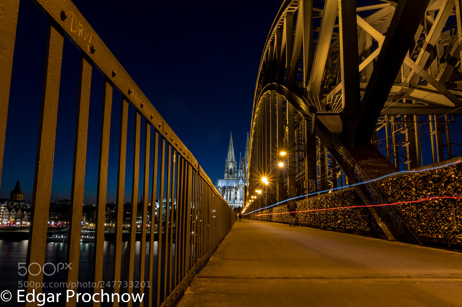 Canon EOS 750D (EOS Rebel T6i / EOS Kiss X8i) sample photo. Hohenzollernbrücke - dom photography