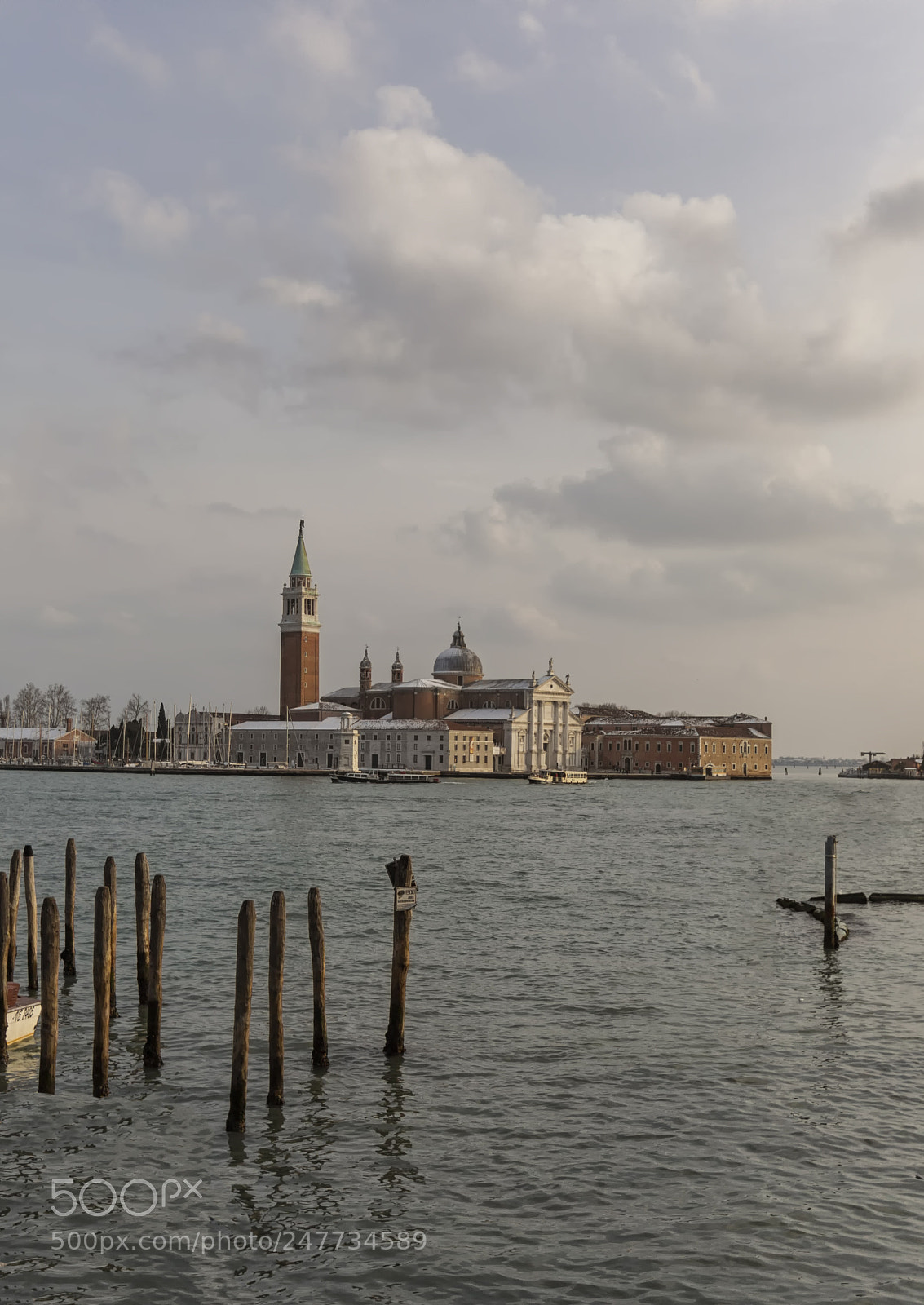 Canon EOS 1200D (EOS Rebel T5 / EOS Kiss X70 / EOS Hi) sample photo. Venice after snow photography