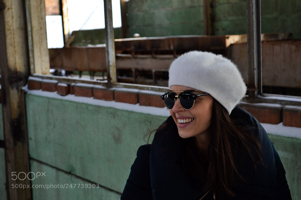 Nikon D3100 sample photo. Girl with sunglasses photography