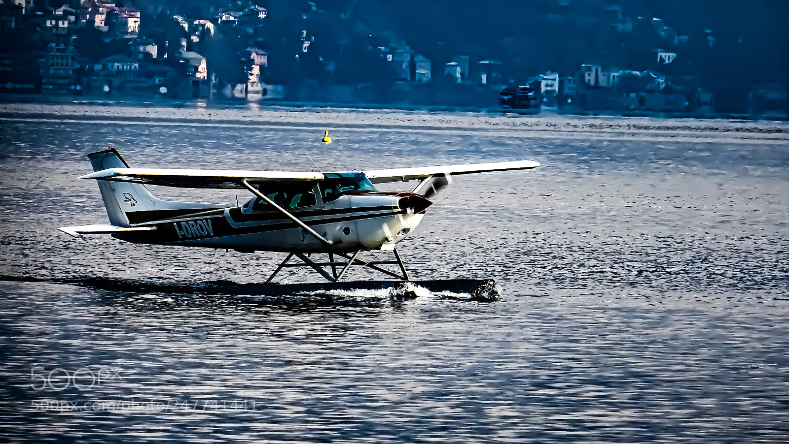 Sony DSC-HX60 sample photo. Plane on water photography