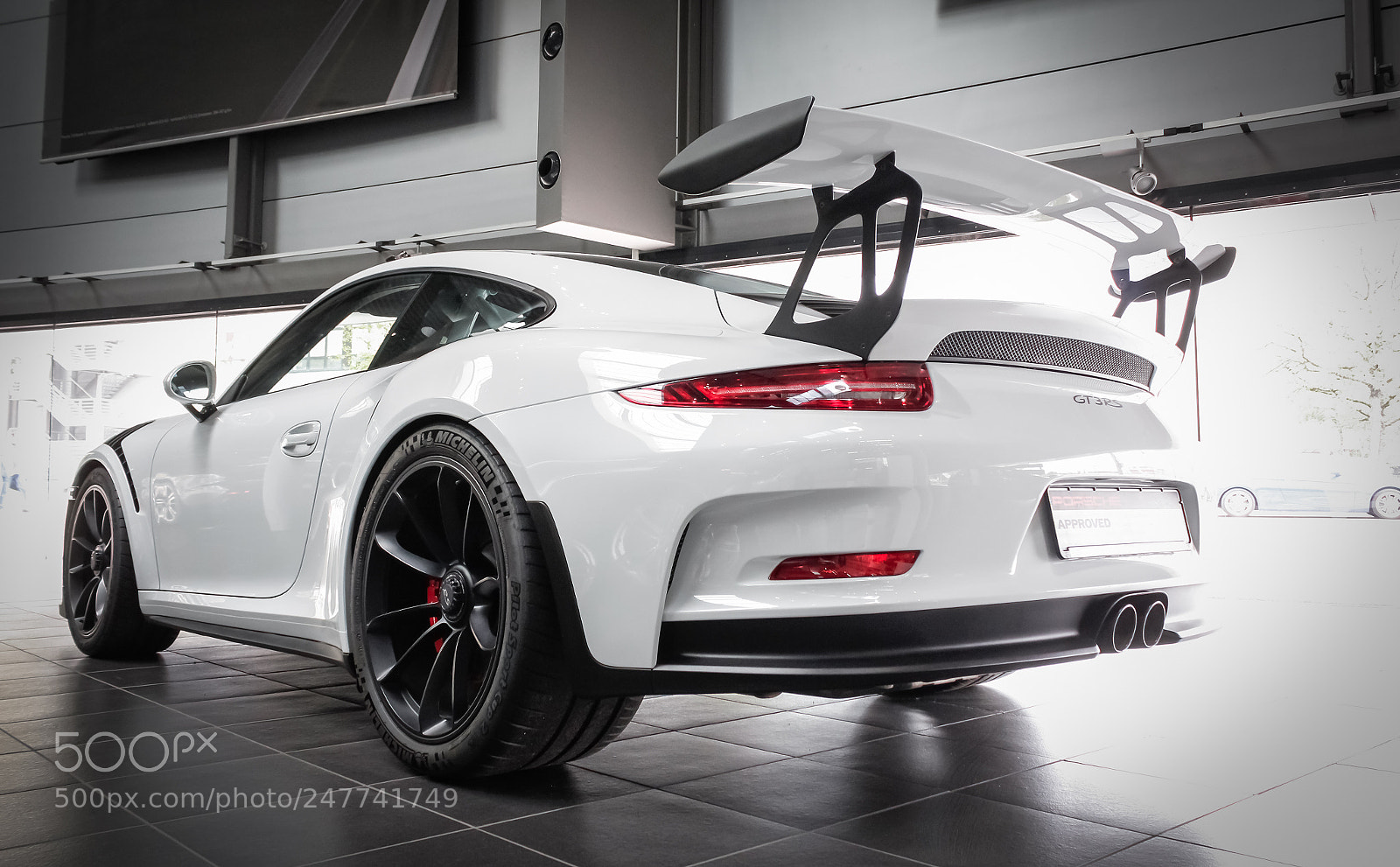 Canon EOS 600D (Rebel EOS T3i / EOS Kiss X5) sample photo. White porsche gt3rs photography