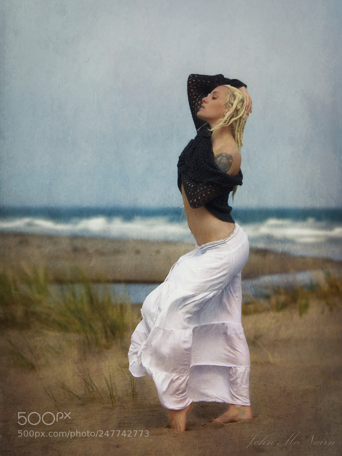 Nikon D800 sample photo. Elle black on sand photography