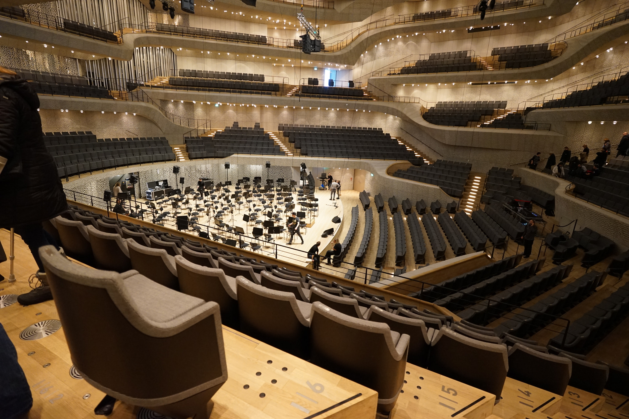 ZEISS Batis 18mm F2.8 sample photo. Elbphilharmonie photography