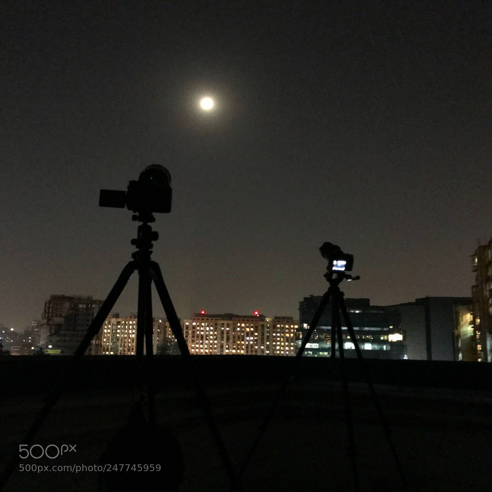 Apple iPhone 7 Plus sample photo. Night moon photography