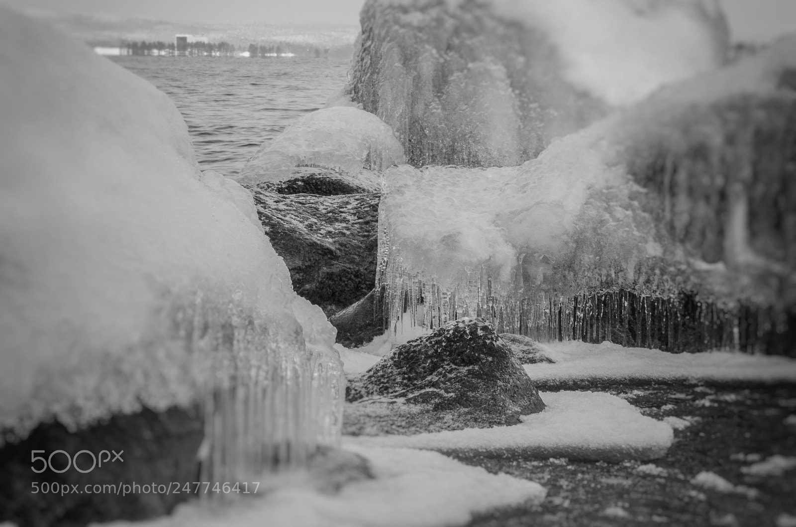 Nikon D5100 sample photo. Frozen lake - rock photography