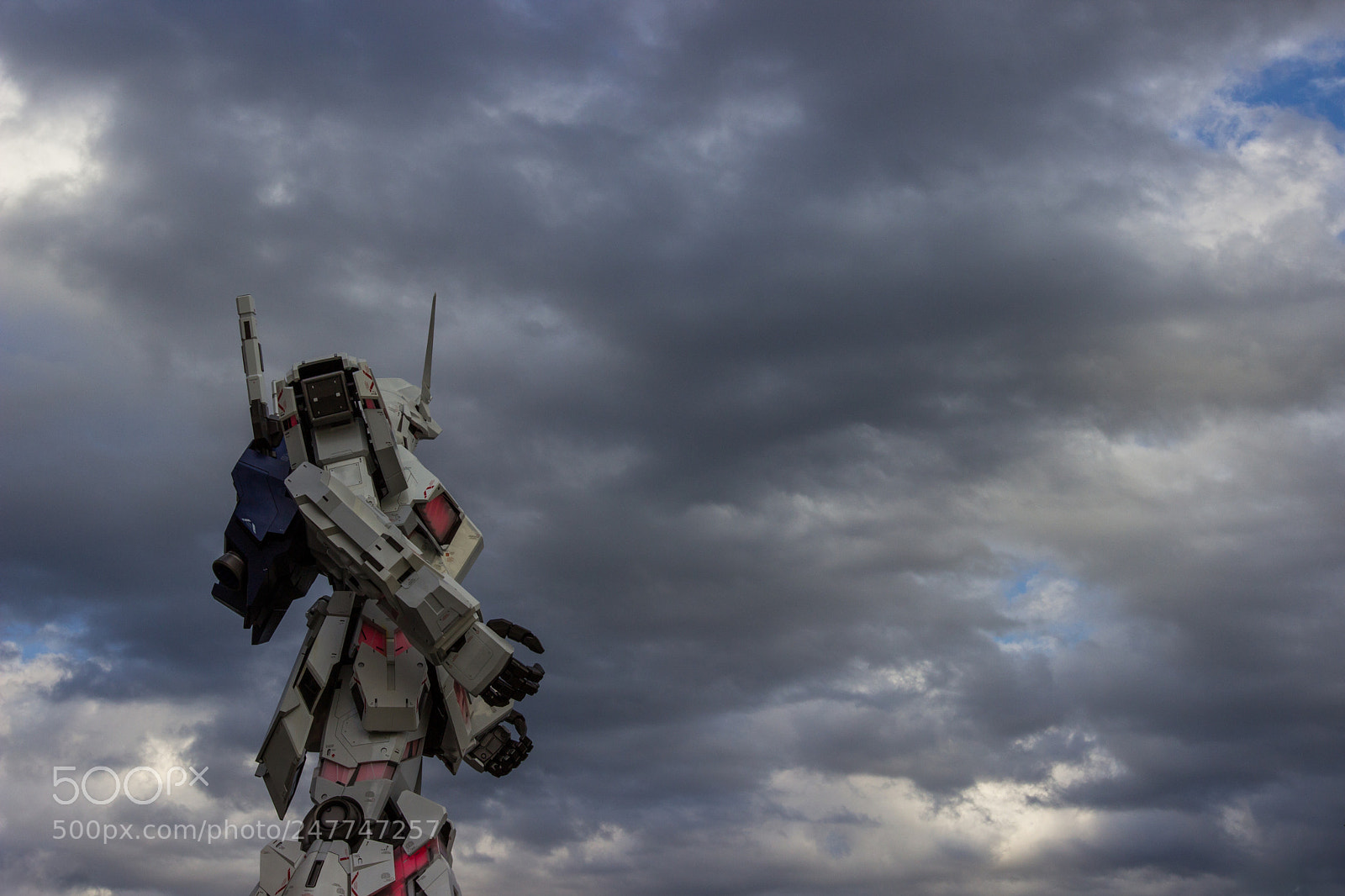 Canon EOS 600D (Rebel EOS T3i / EOS Kiss X5) sample photo. Fier robot photography