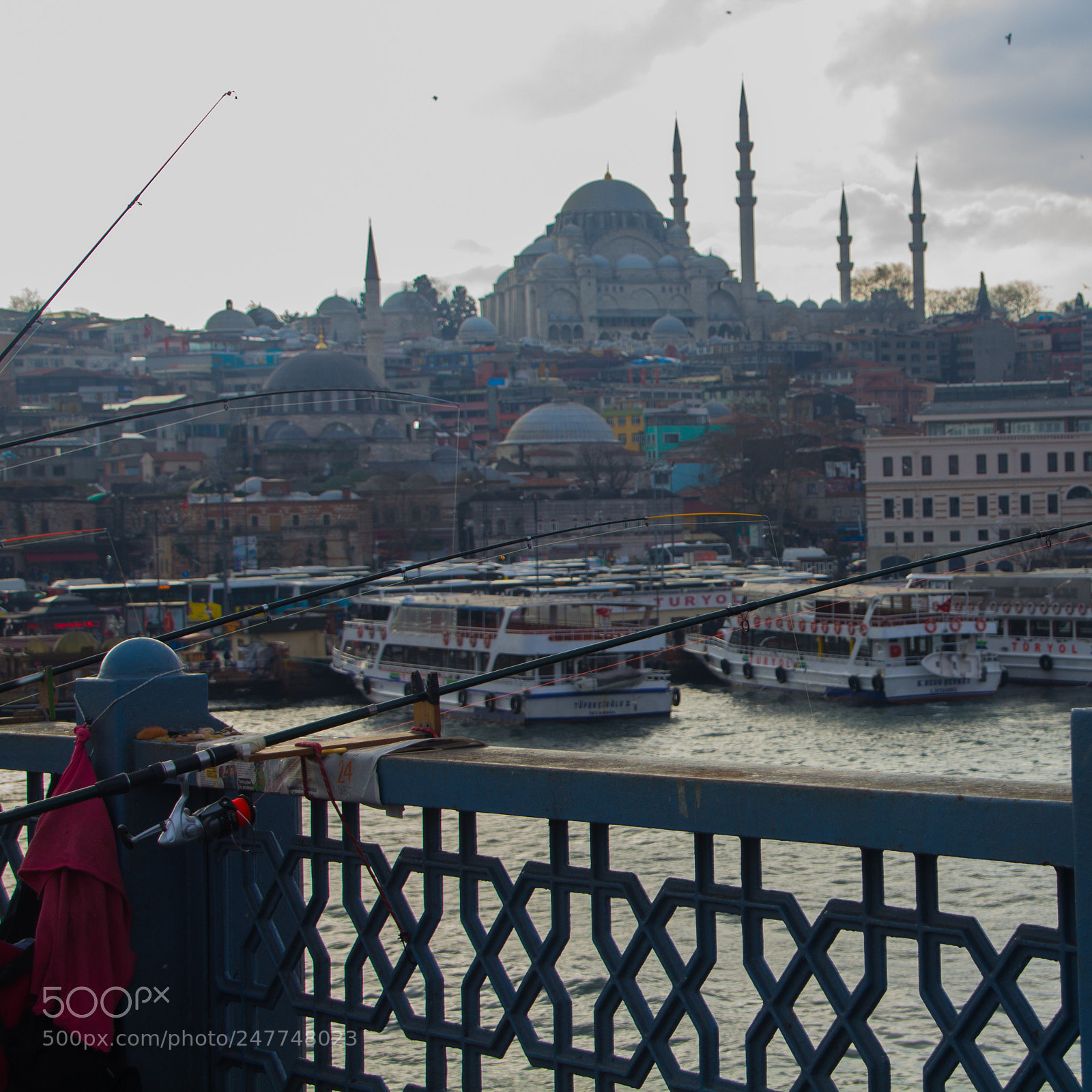 Canon EOS 600D (Rebel EOS T3i / EOS Kiss X5) sample photo. Galata bridge photography