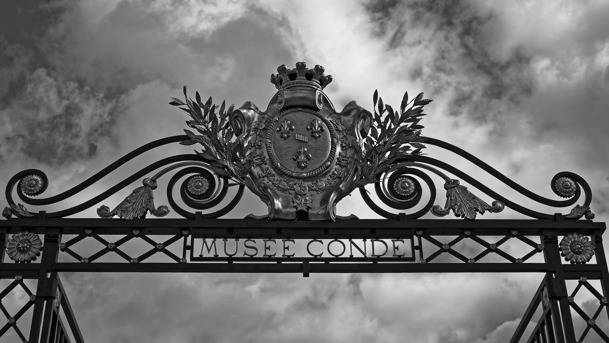 Sigma 17-70mm F2.8-4 DC Macro OS HSM | C sample photo. Musée condé, chantilly's castle photography