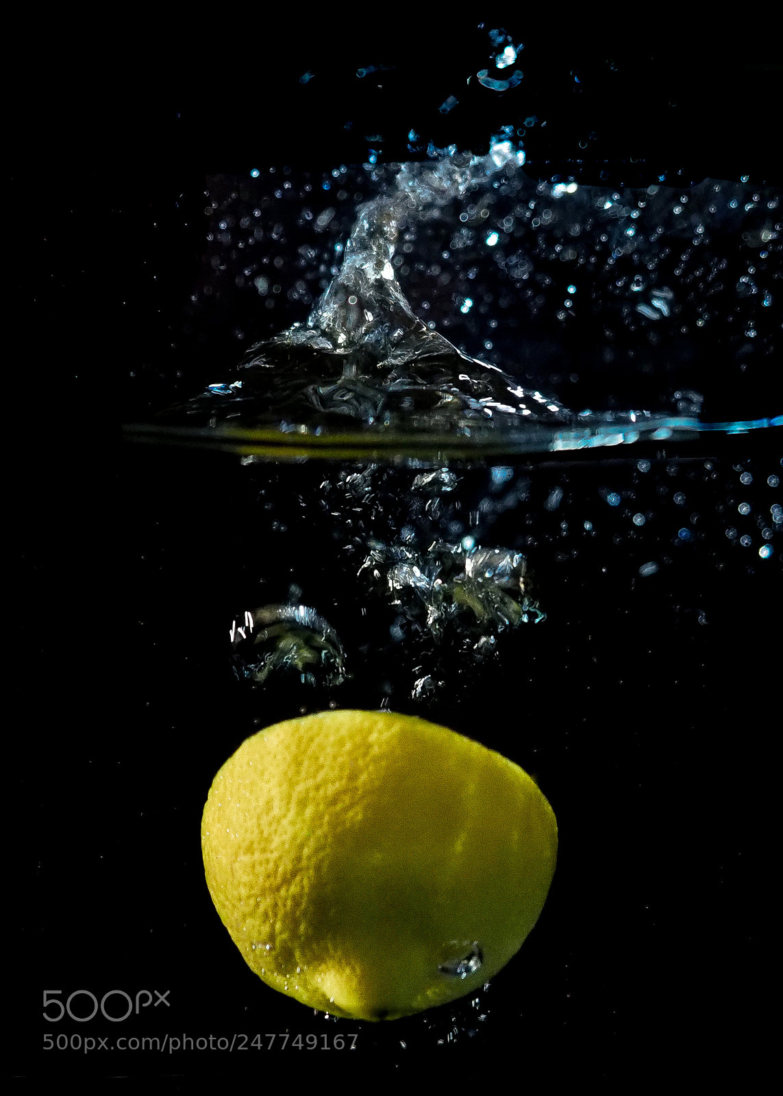 Olympus OM-D E-M1 Mark II sample photo. Lemon splash photography