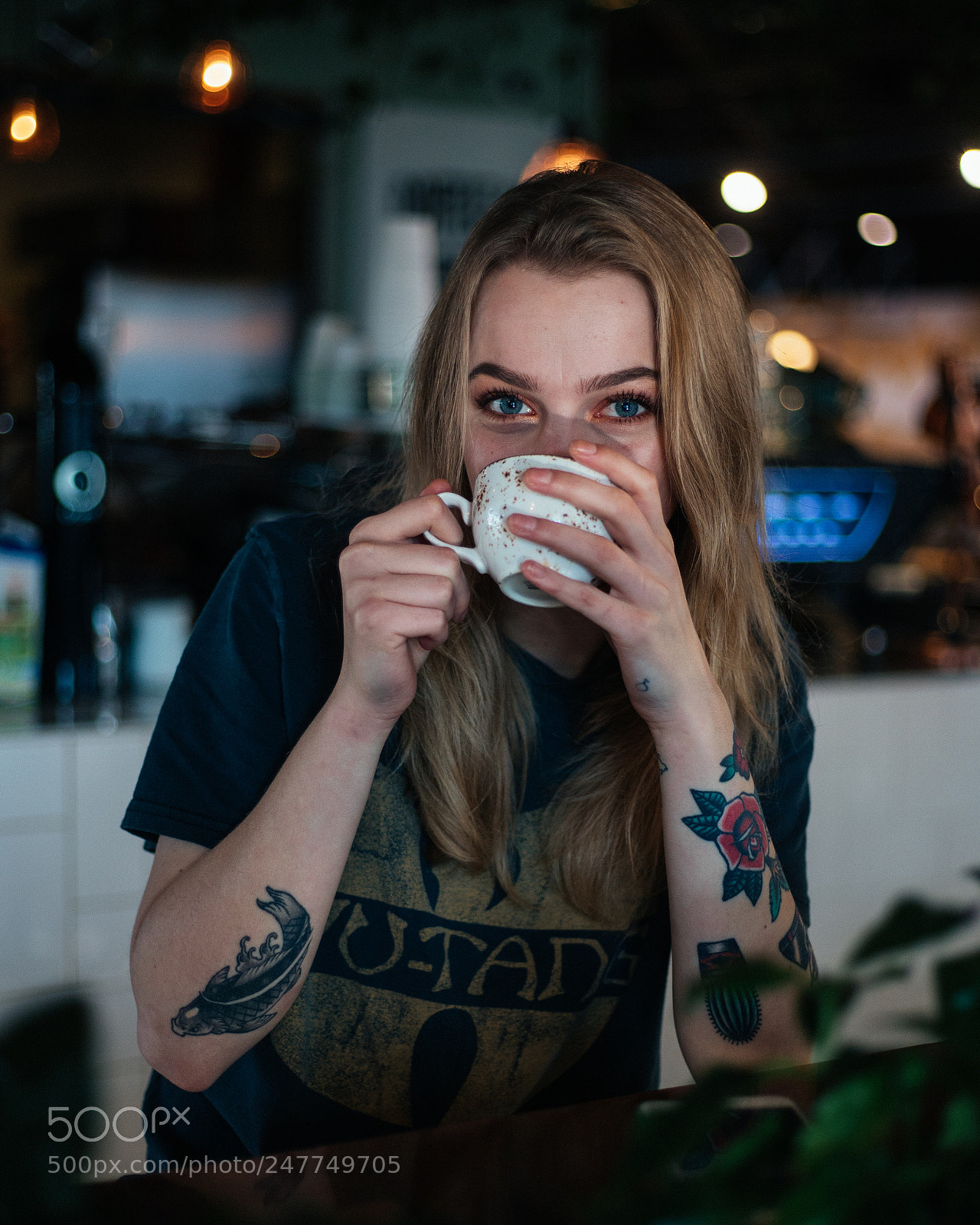 Canon EOS 6D Mark II sample photo. Drinking coffee... 2/3 photography