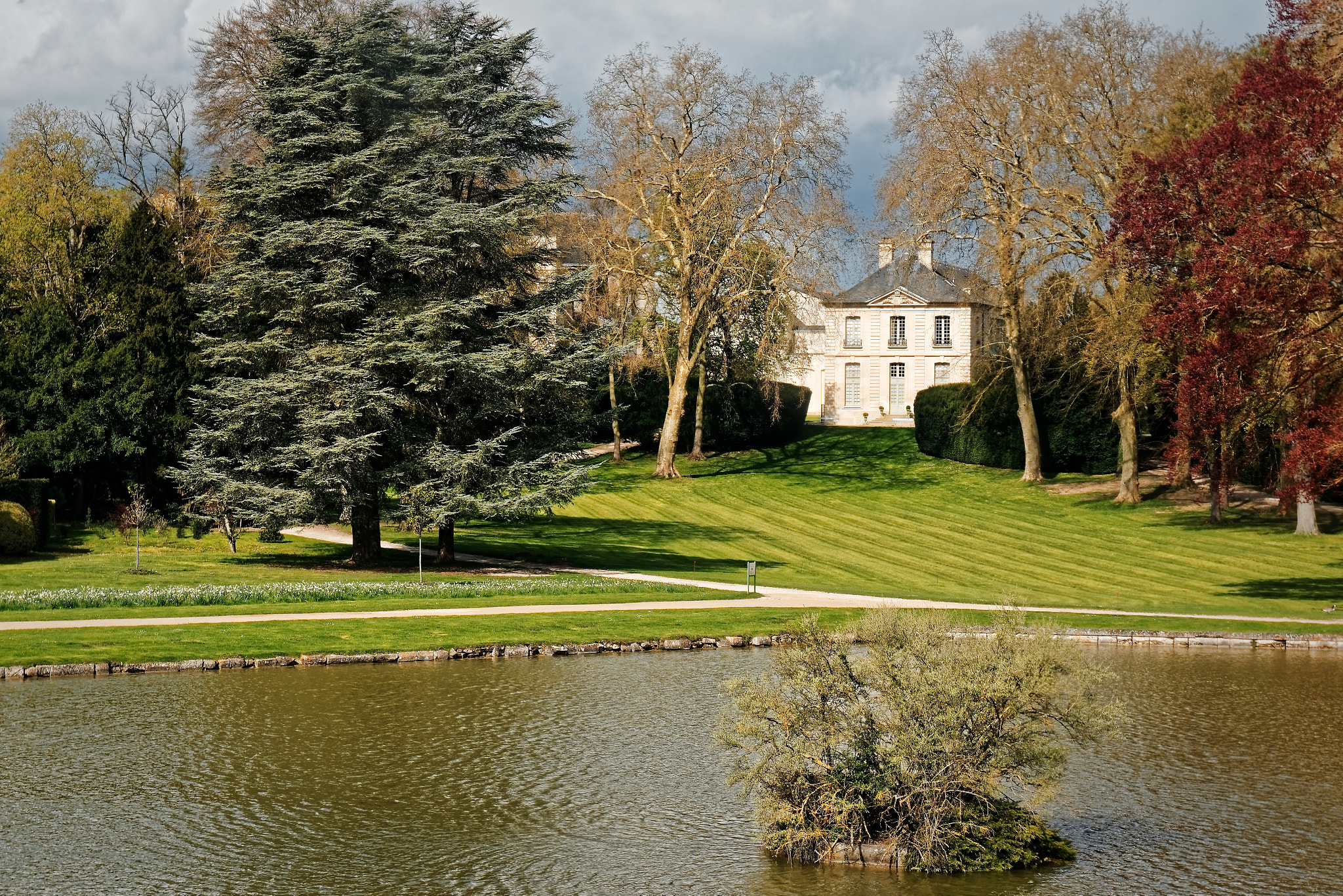 Sigma 17-70mm F2.8-4 DC Macro OS HSM | C sample photo. Chantilly castle's domain 2 photography