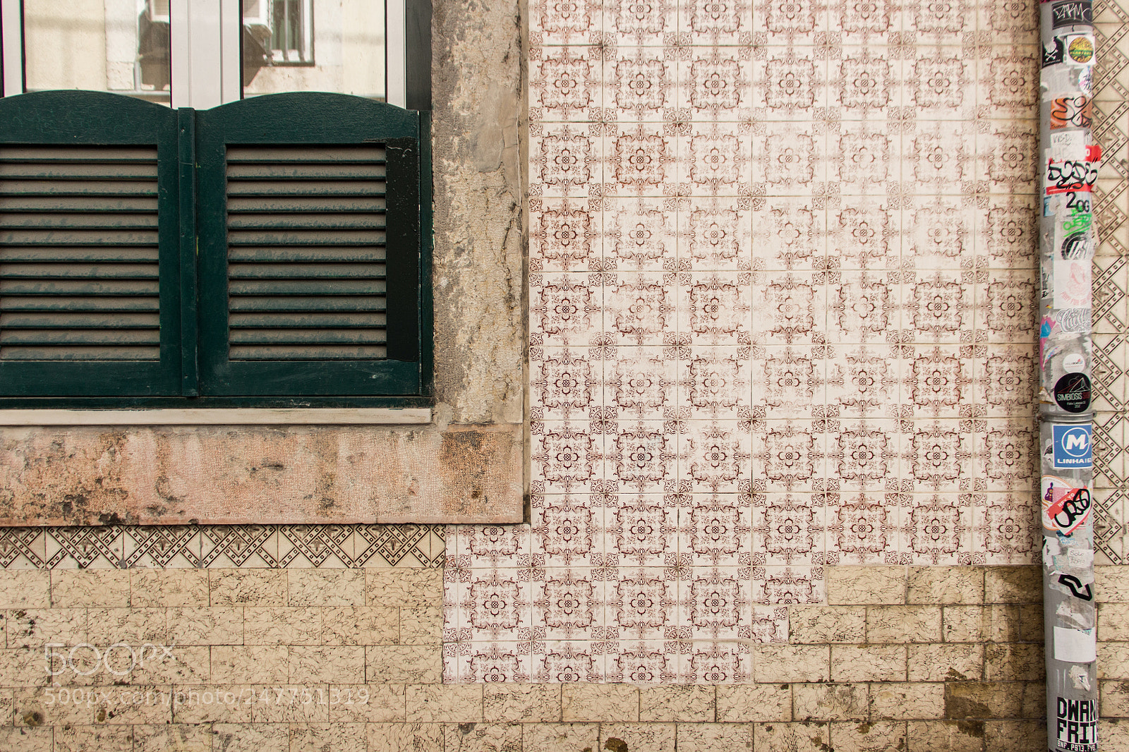 Canon EOS 650D (EOS Rebel T4i / EOS Kiss X6i) sample photo. Tiled wall photography