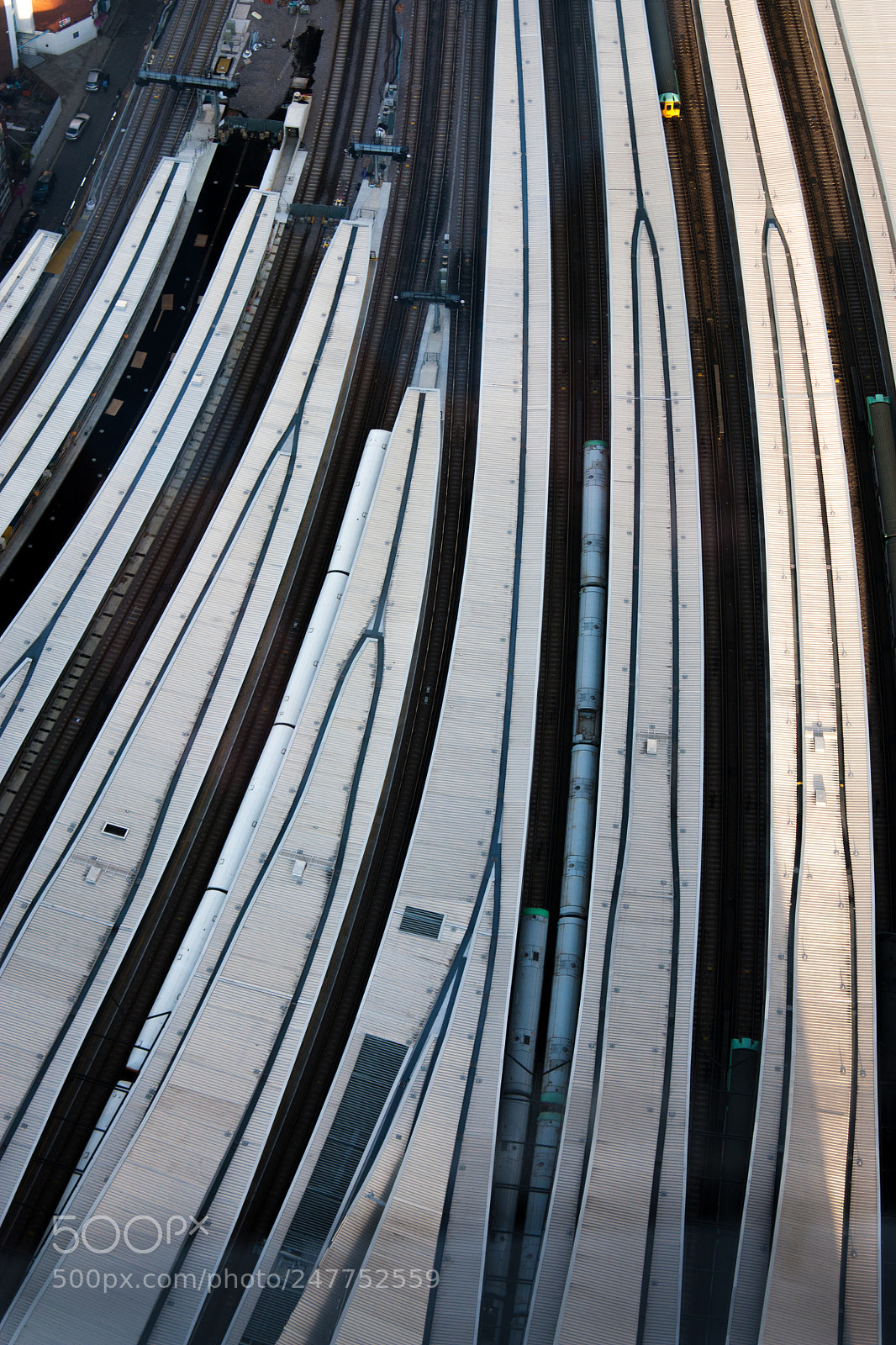 Canon EOS 450D (EOS Rebel XSi / EOS Kiss X2) sample photo. The rail flow photography