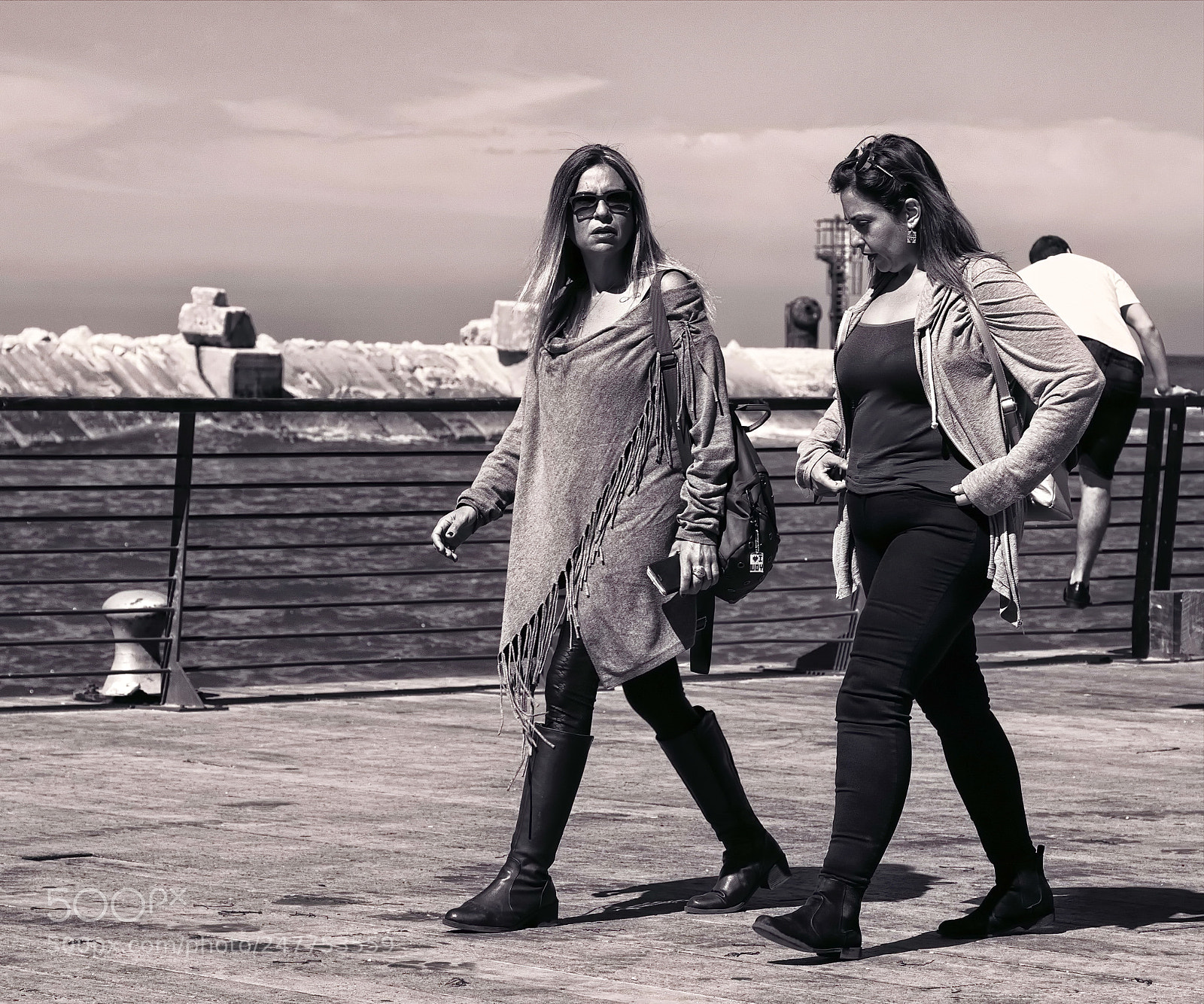 Nikon D7200 sample photo. Walking by the sea photography