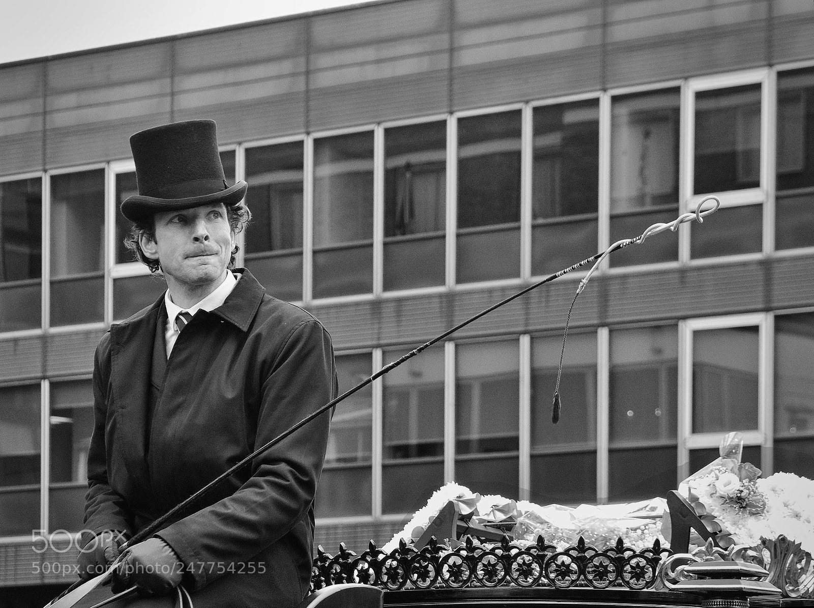 Olympus PEN E-PL7 sample photo. Carriage driver photography