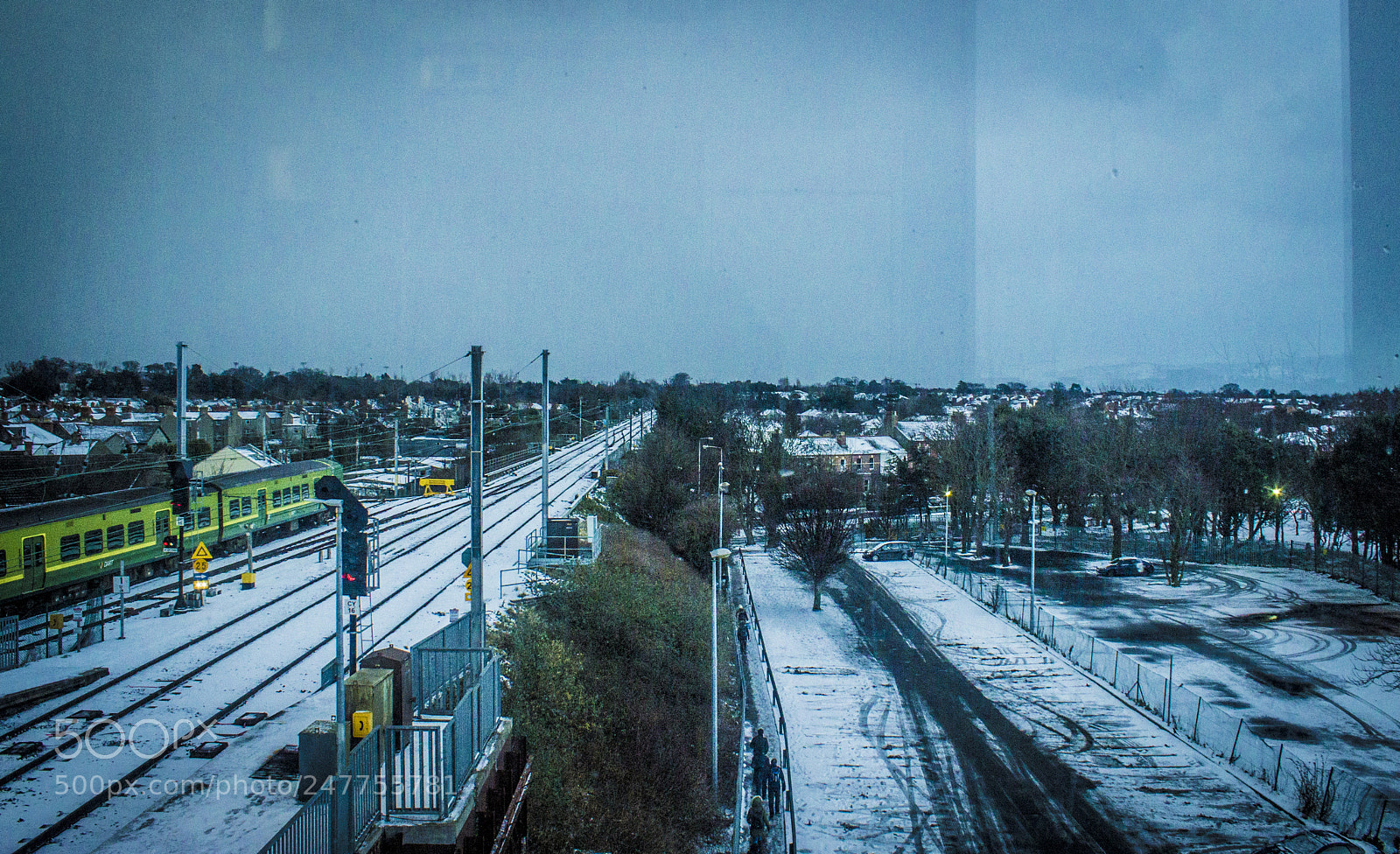 Canon EOS 600D (Rebel EOS T3i / EOS Kiss X5) sample photo. Railway running photography
