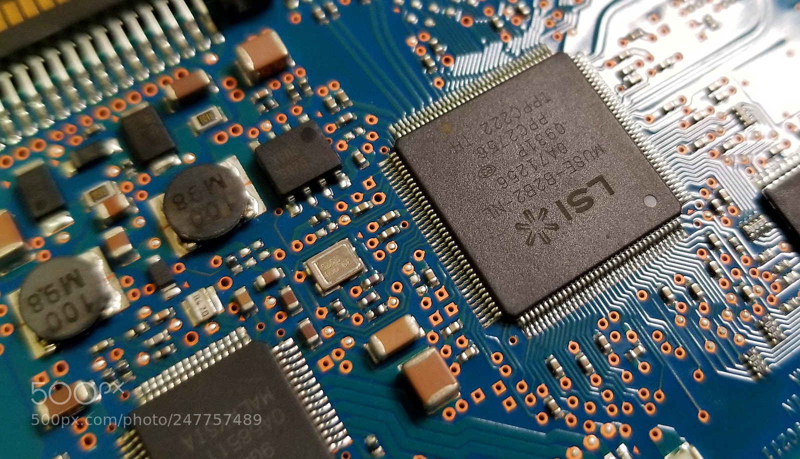 Samsung Galaxy S8 sample photo. Computer grid photography