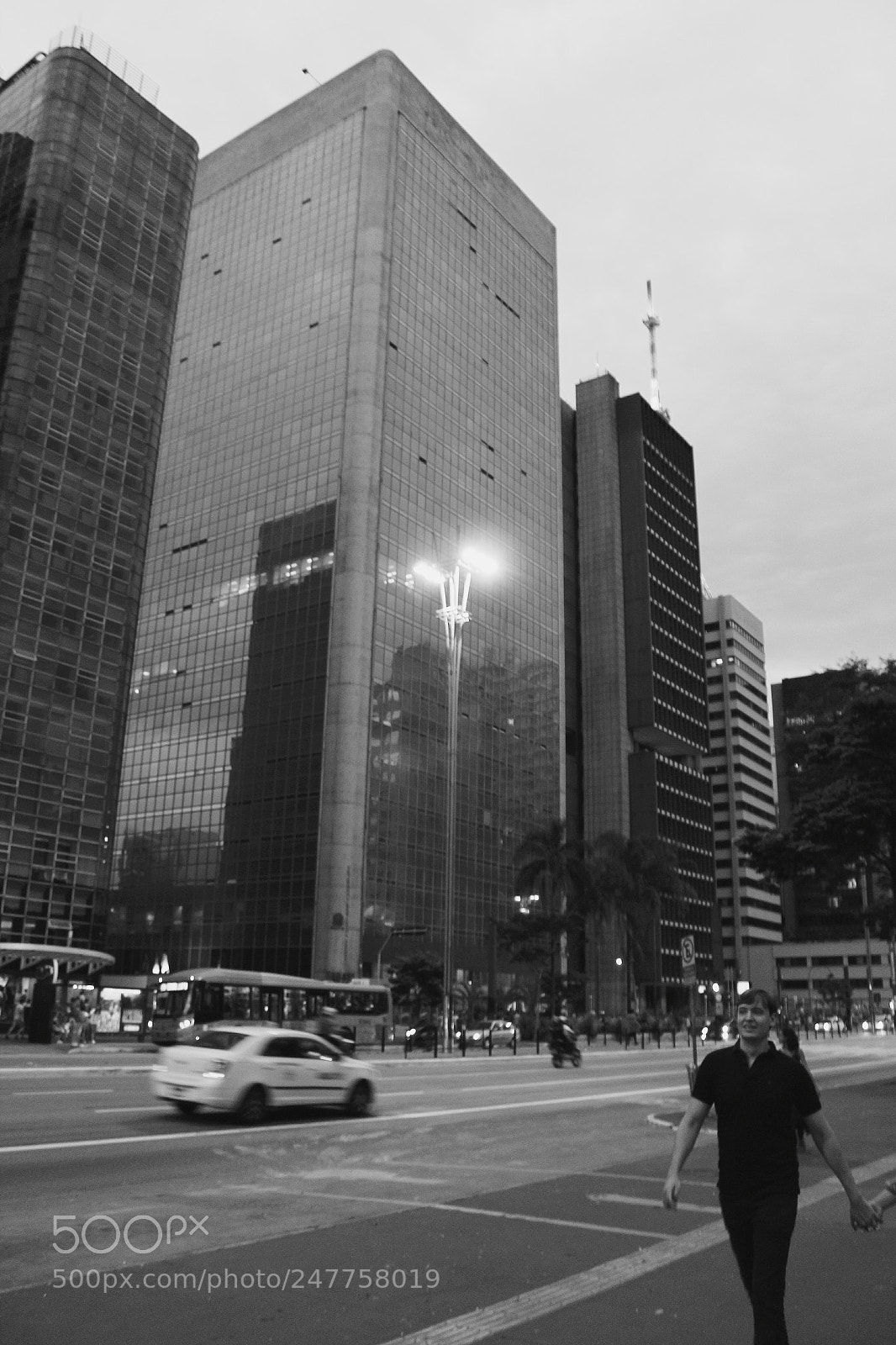 Canon EOS 1200D (EOS Rebel T5 / EOS Kiss X70 / EOS Hi) sample photo. City of night photography