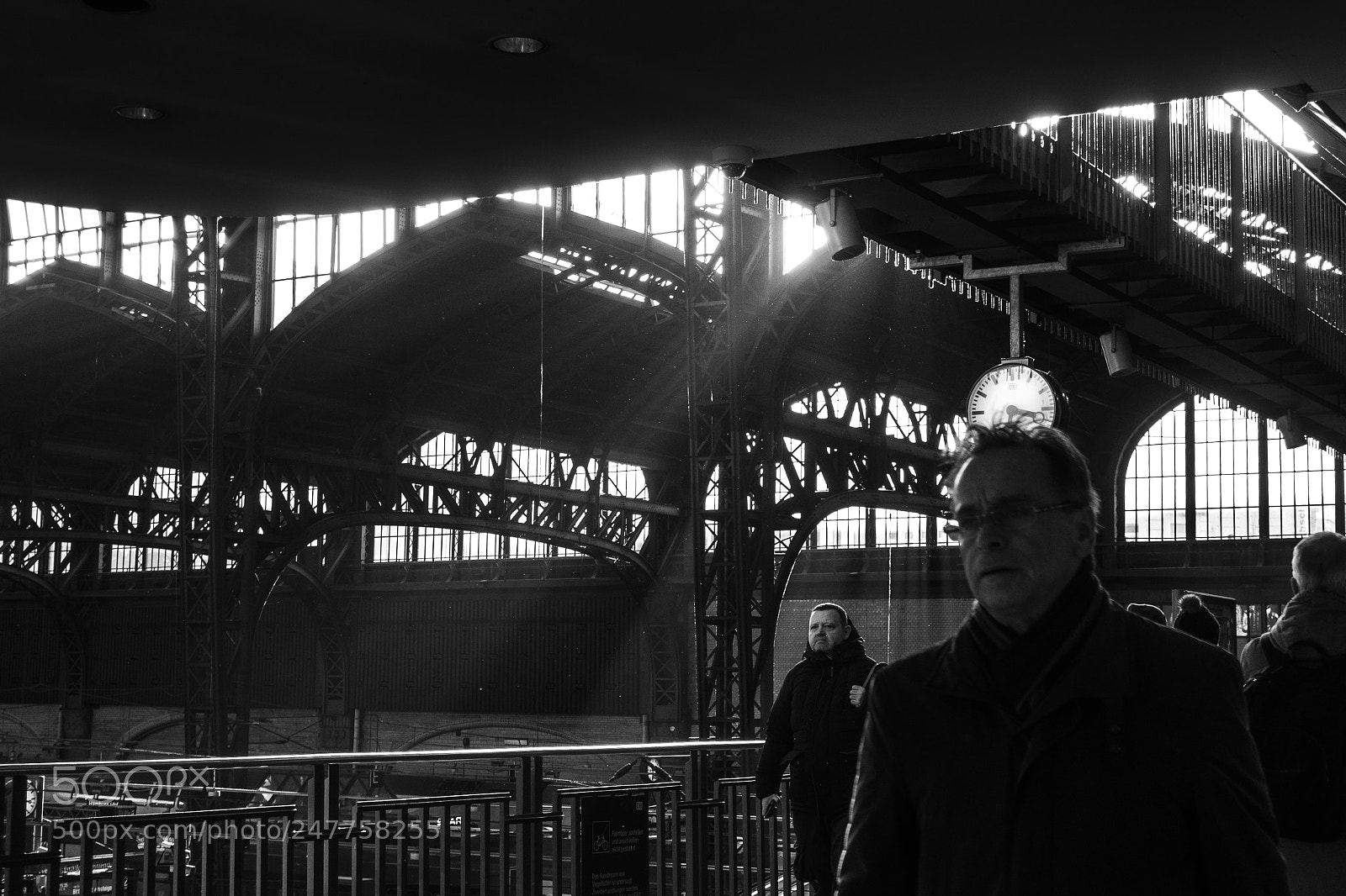 Sony Cyber-shot DSC-RX100 IV sample photo. Hamburg train station photography