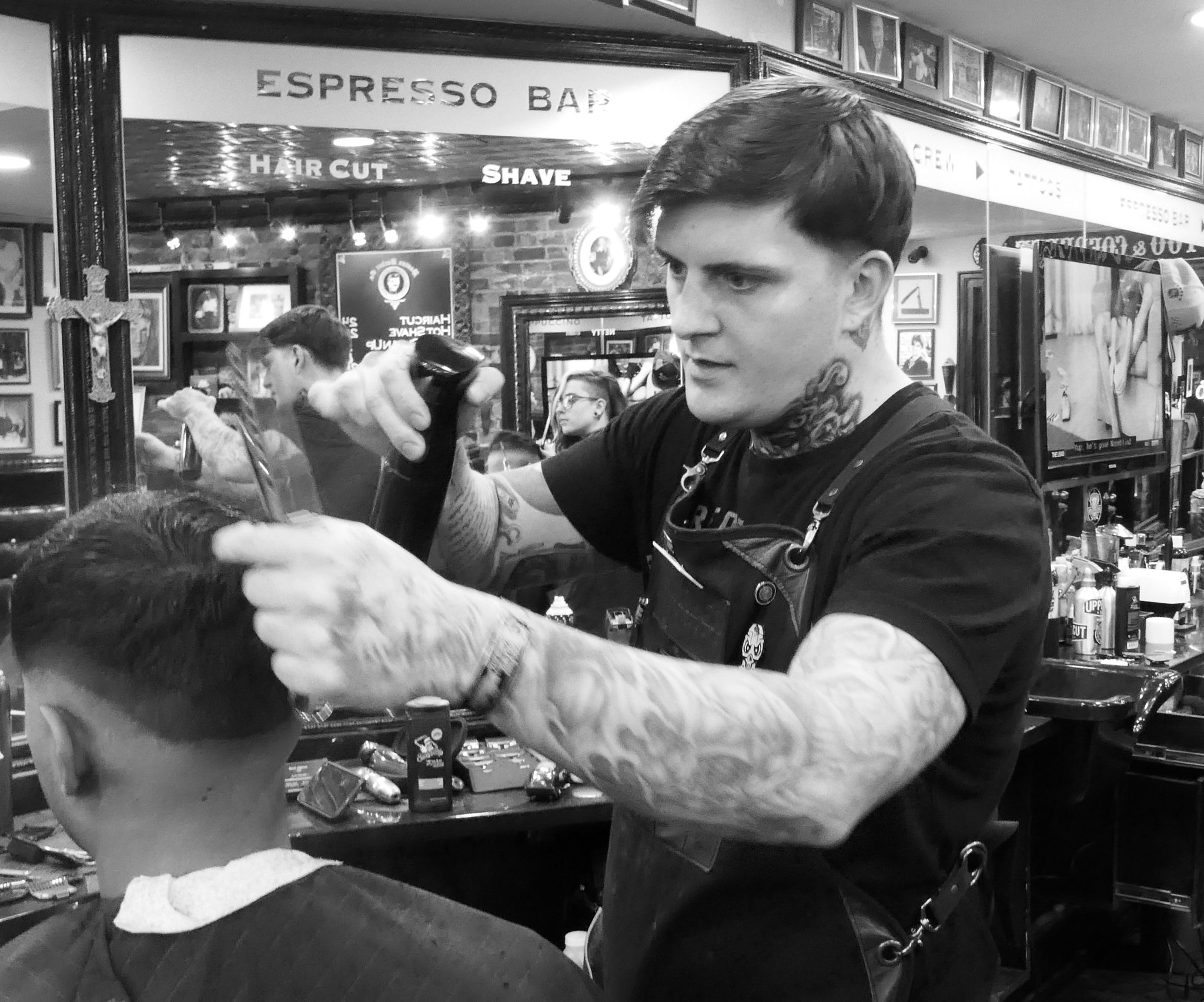 Panasonic Lumix DMC-ZS100 (Lumix DMC-TZ100) sample photo. Old school barber shop & tattoo parlor in boston's north end photography