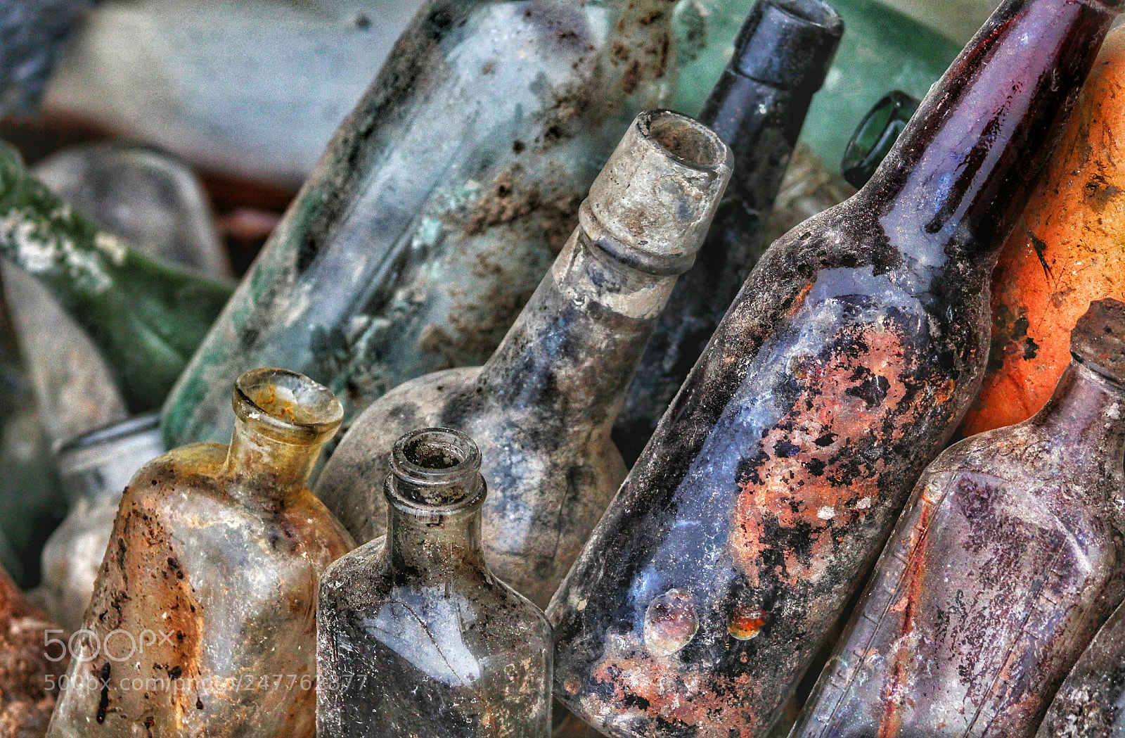 Canon EOS 1200D (EOS Rebel T5 / EOS Kiss X70 / EOS Hi) sample photo. Antique bottles photography