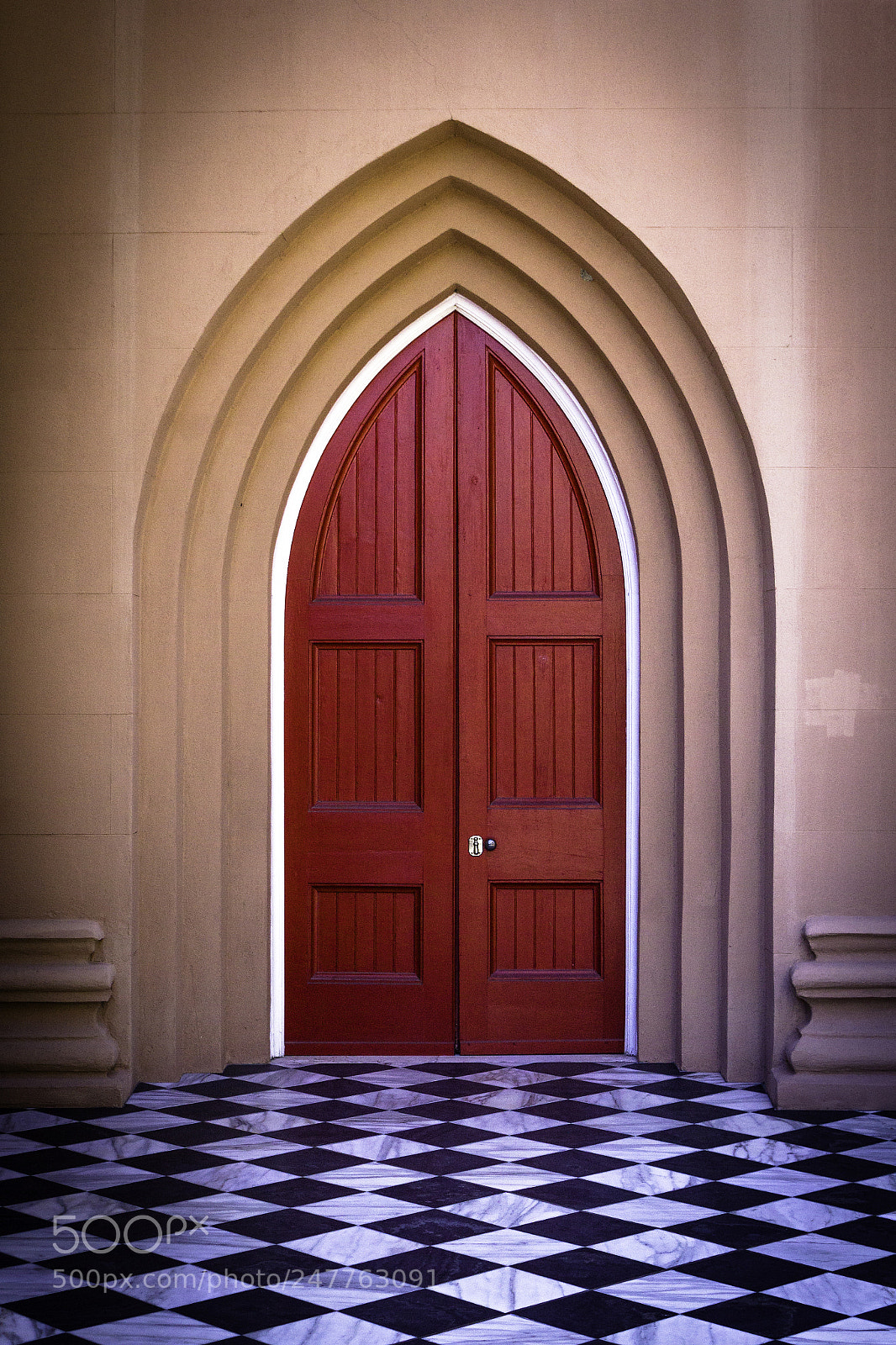 Canon EOS 550D (EOS Rebel T2i / EOS Kiss X4) sample photo. Red door in charleston. photography